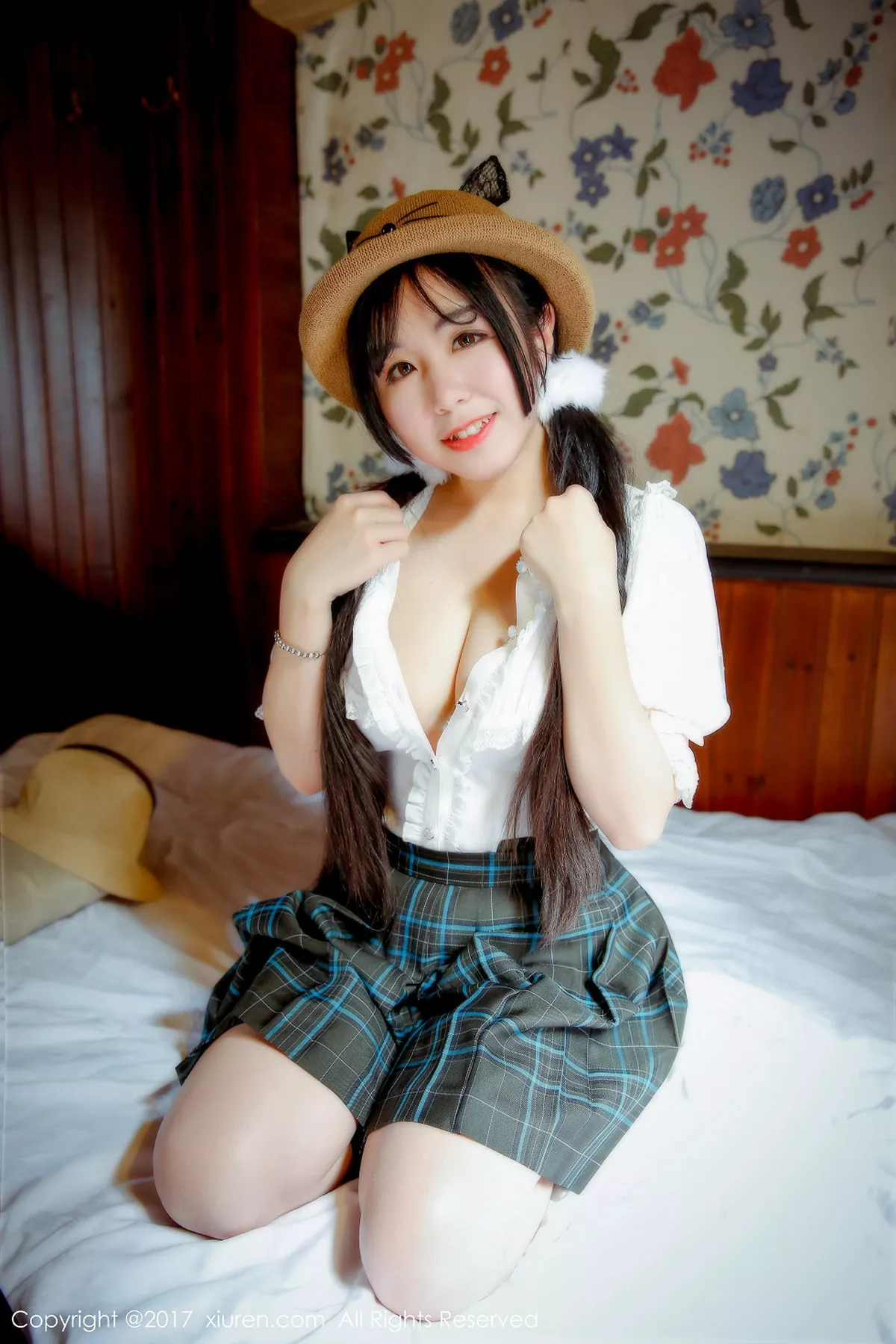 [XiuRen秀人网]第742期V菜写真 photo 1-3