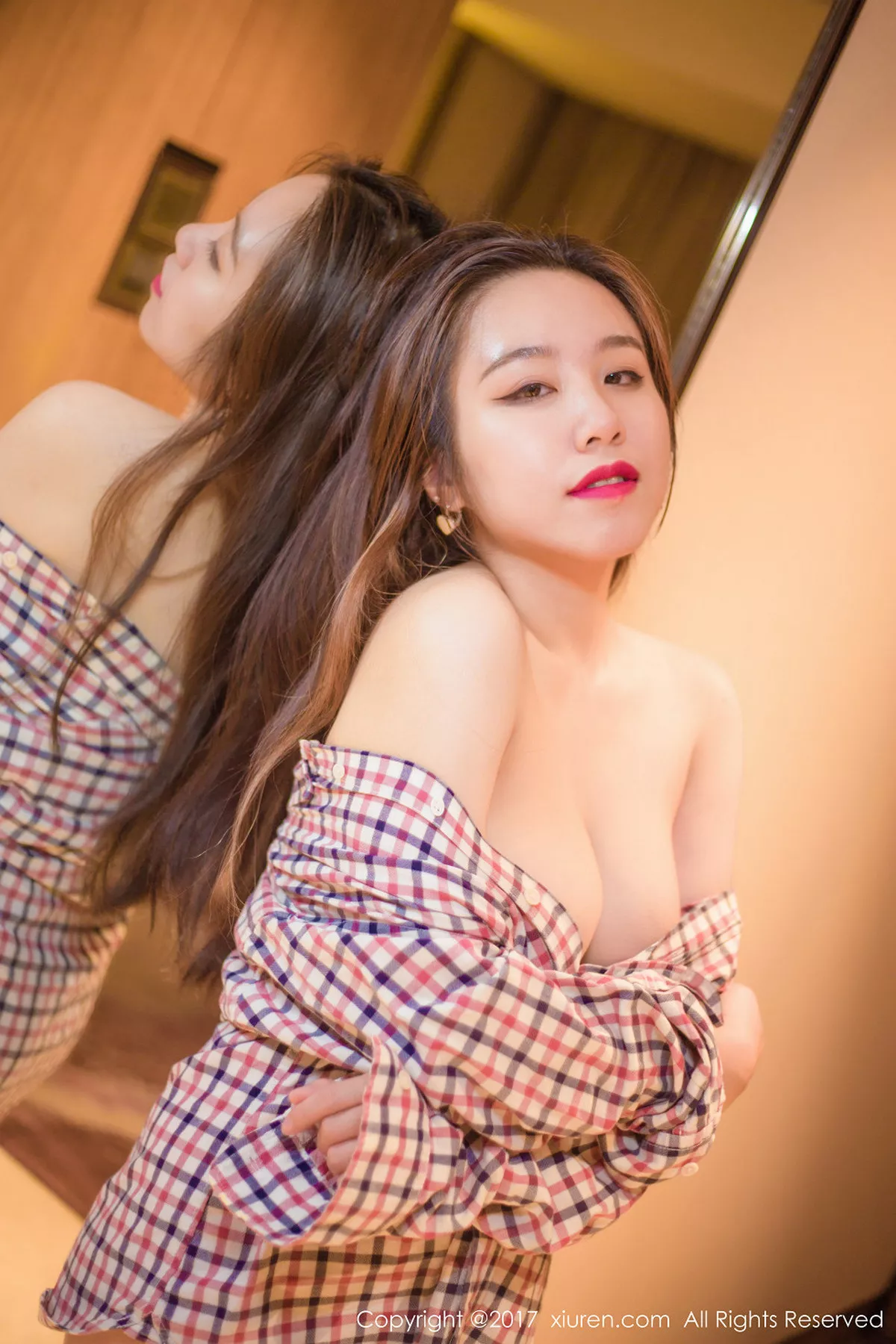 [XiuRen秀人网]第823期吃白菜的vi菜菜写真 photo 1-4