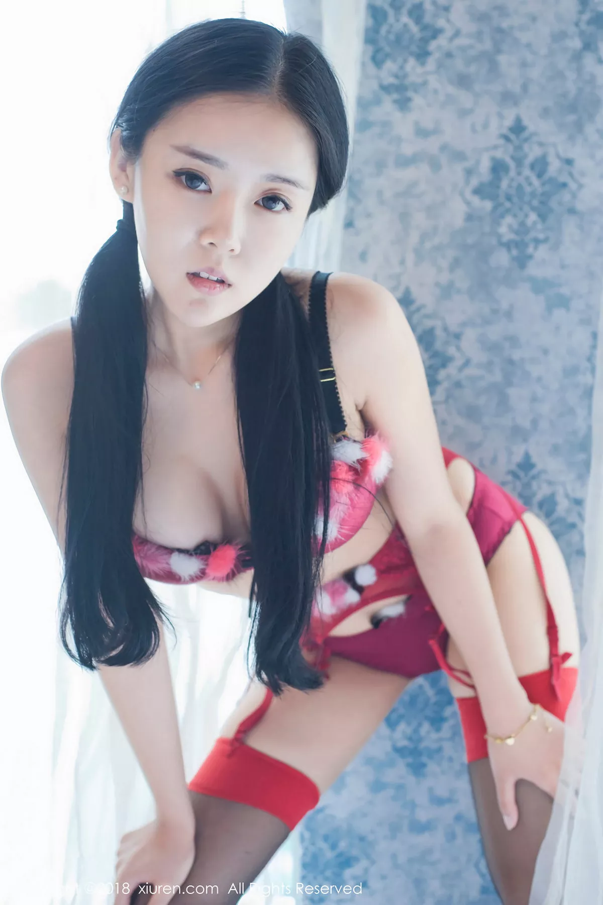 [XiuRen秀人网]第932期红气球写真 photo 1-3