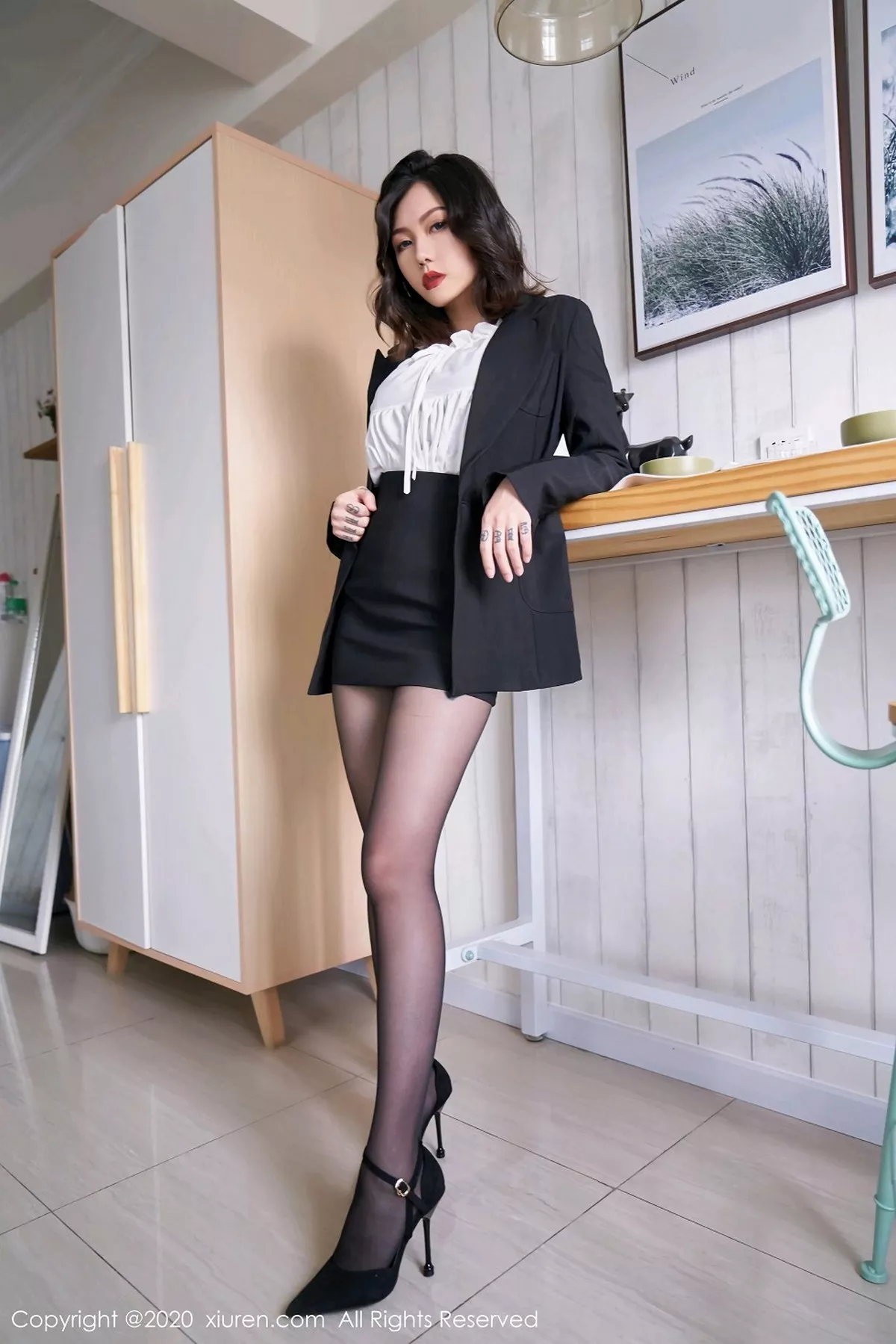 [XiuRen秀人网]第2711期舌尖上的菊花写真 photo 1-18