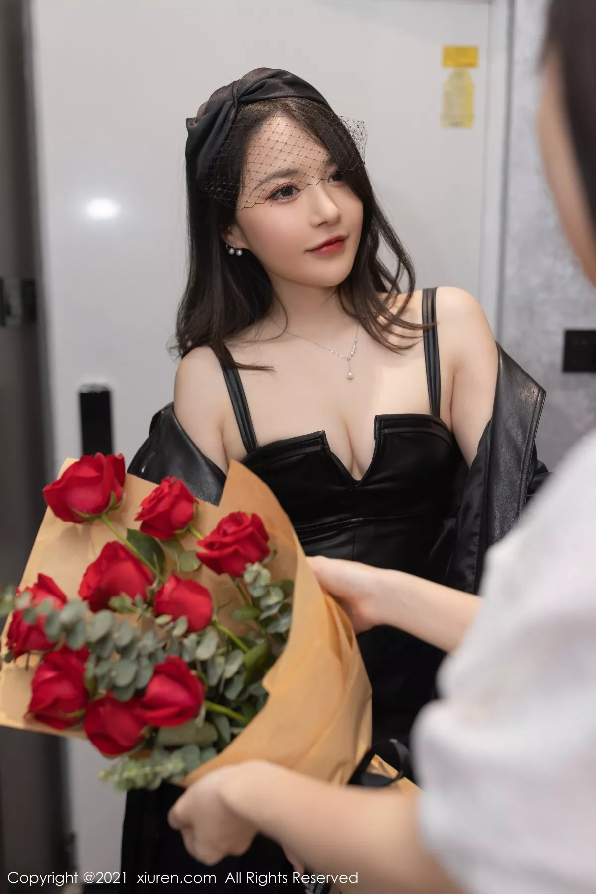 [XiuRen秀人网]第4021期鱼子酱写真 photo 1-5