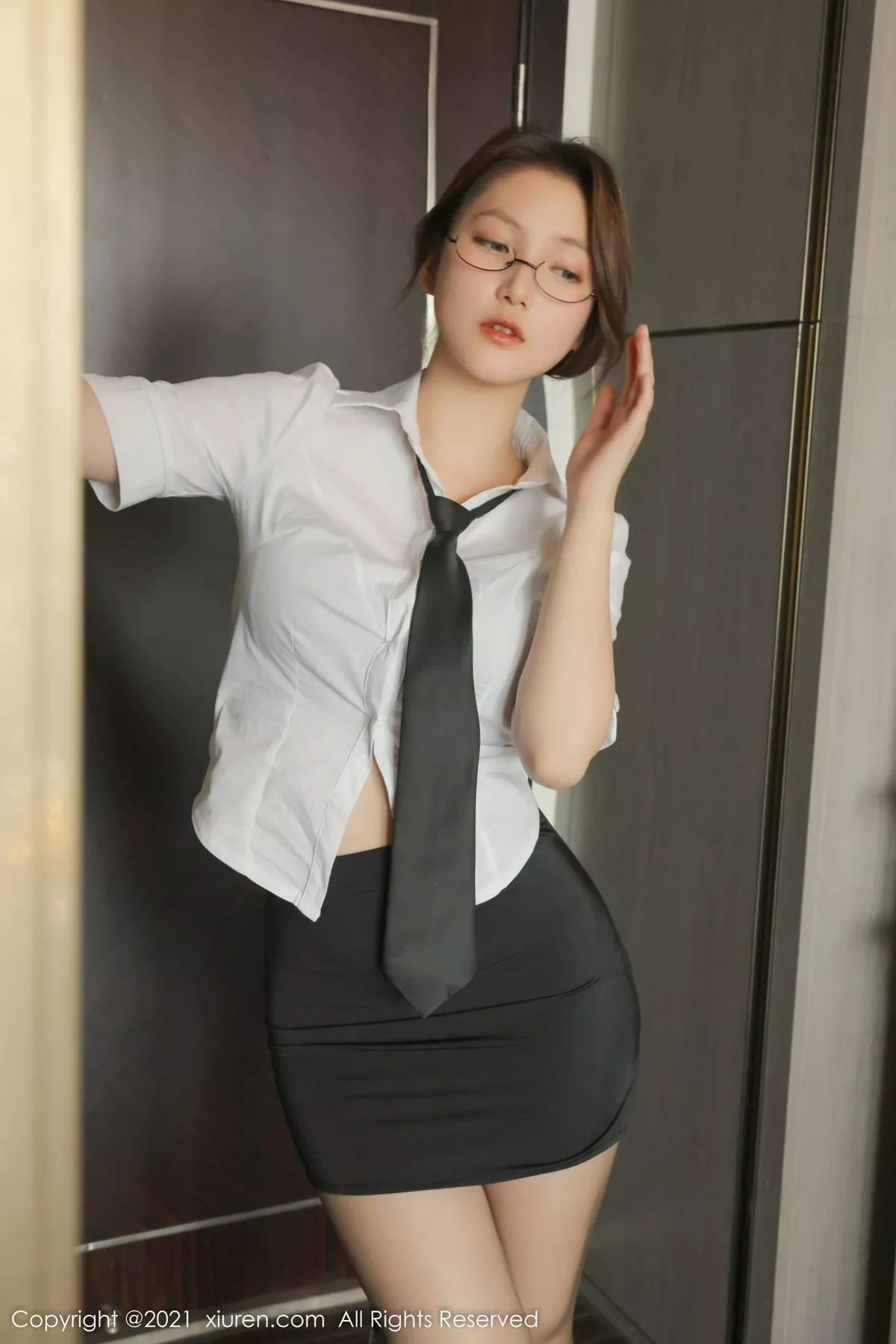 [XiuRen秀人网]第4311期兔妹妹写真 photo 1-4