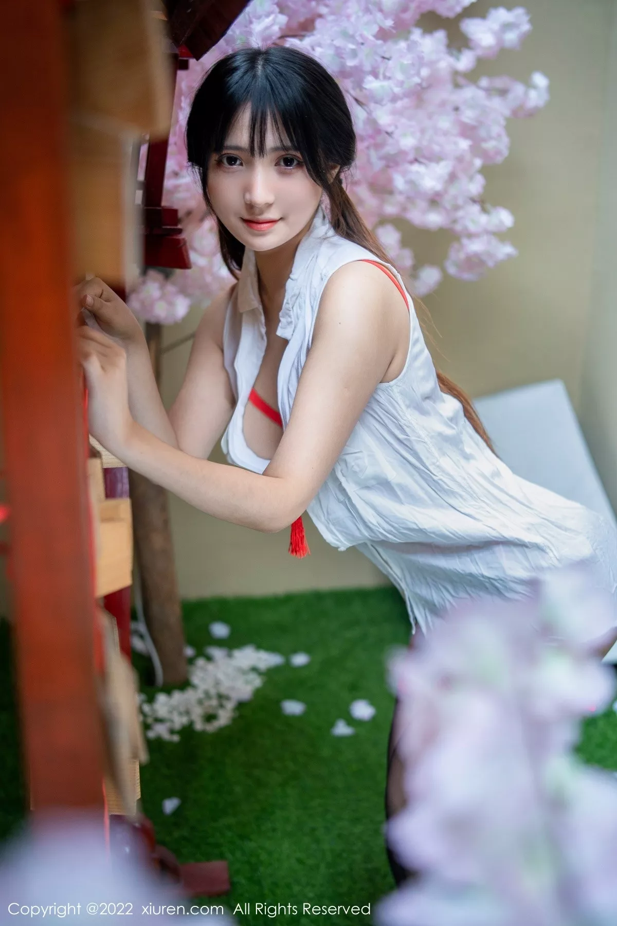 [XiuRen秀人网]第4930期久久写真 photo 1-5