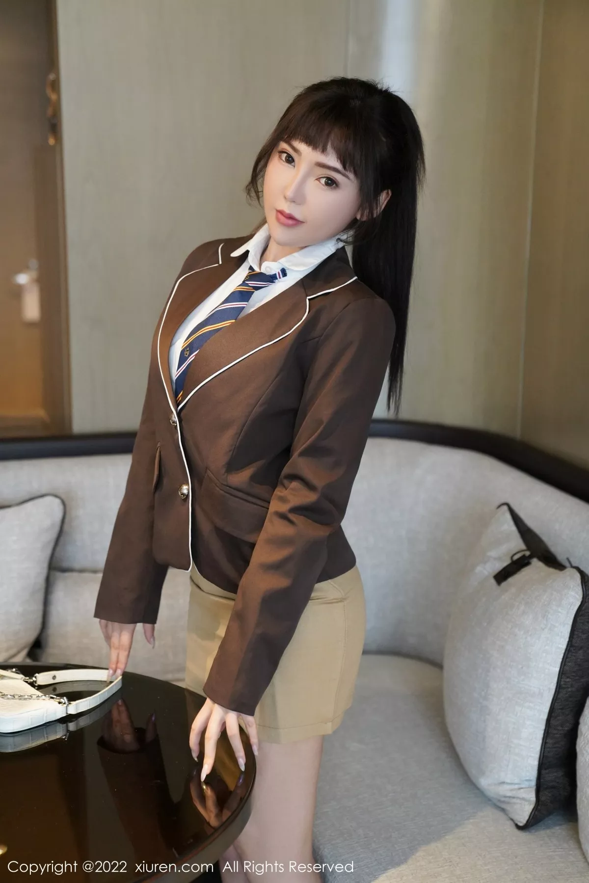 [XiuRen秀人网]第4937期萌汉药写真 photo 1-5