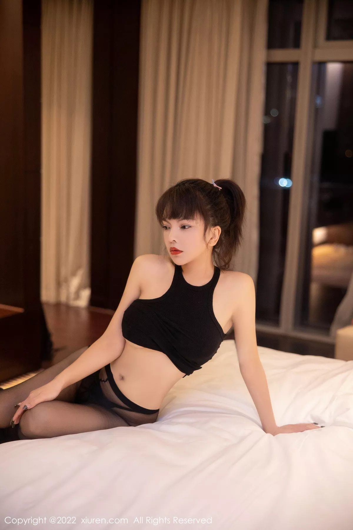 [XiuRen秀人网]第5987期郑欣燑写真 photo 1-5