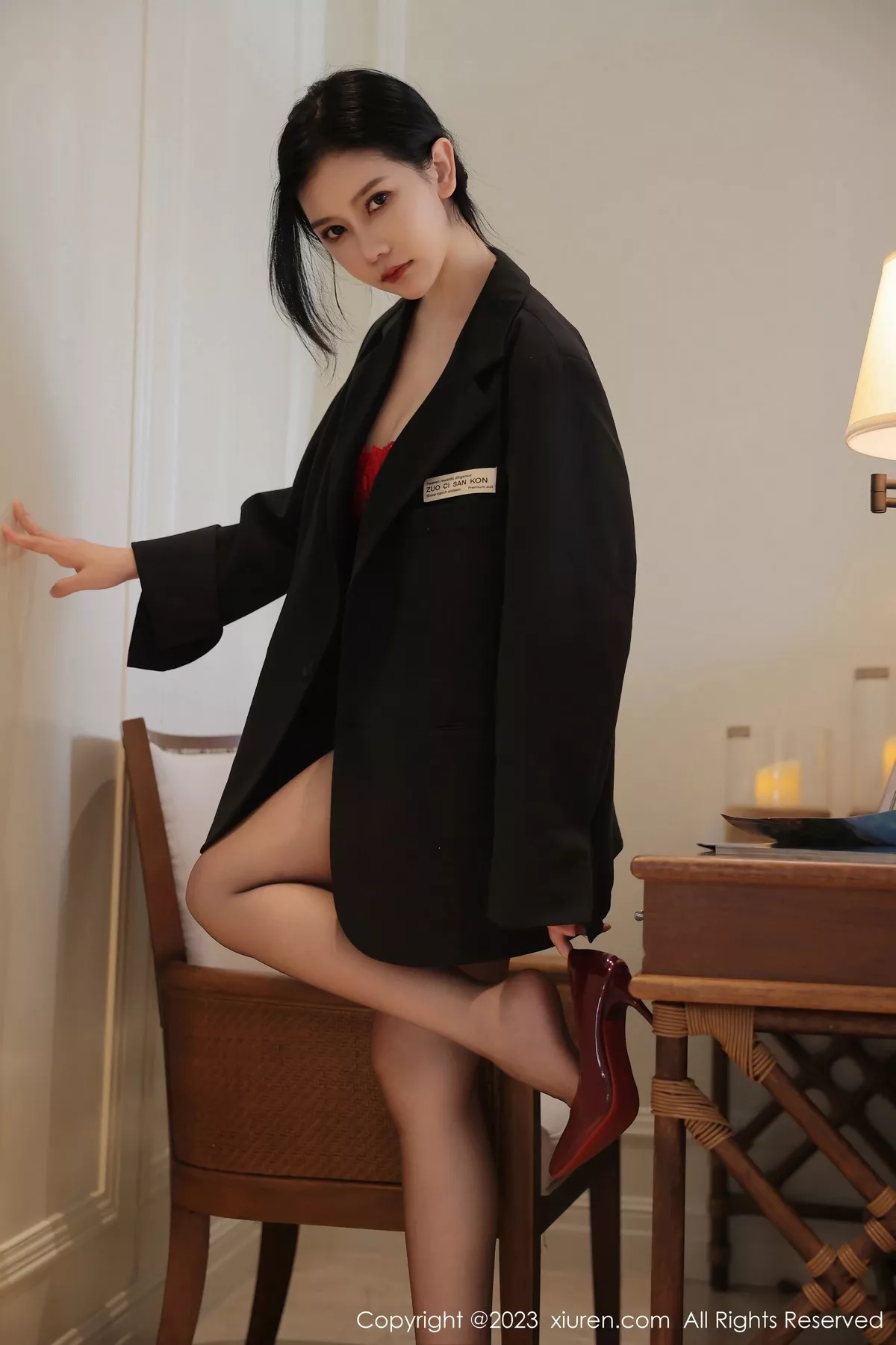 [XiuRen秀人网]第6475期尹甜甜写真 photo 1-4