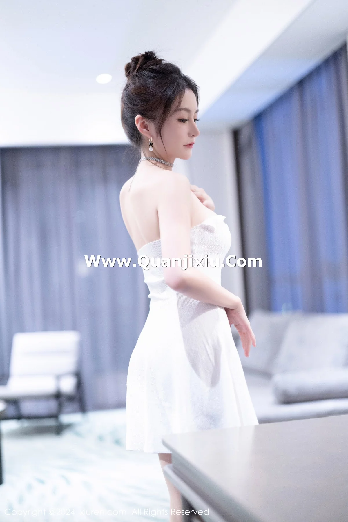 [XiuRen秀人网]第7927期唐宁宁写真 photo 1-4