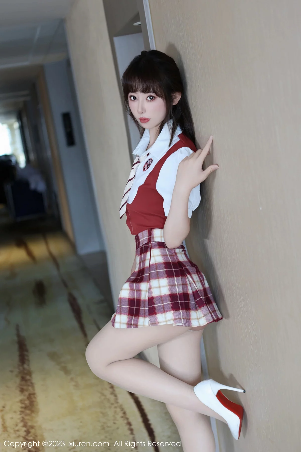 [XiuRen秀人网]第7851期金tiao写真 photo 1-8