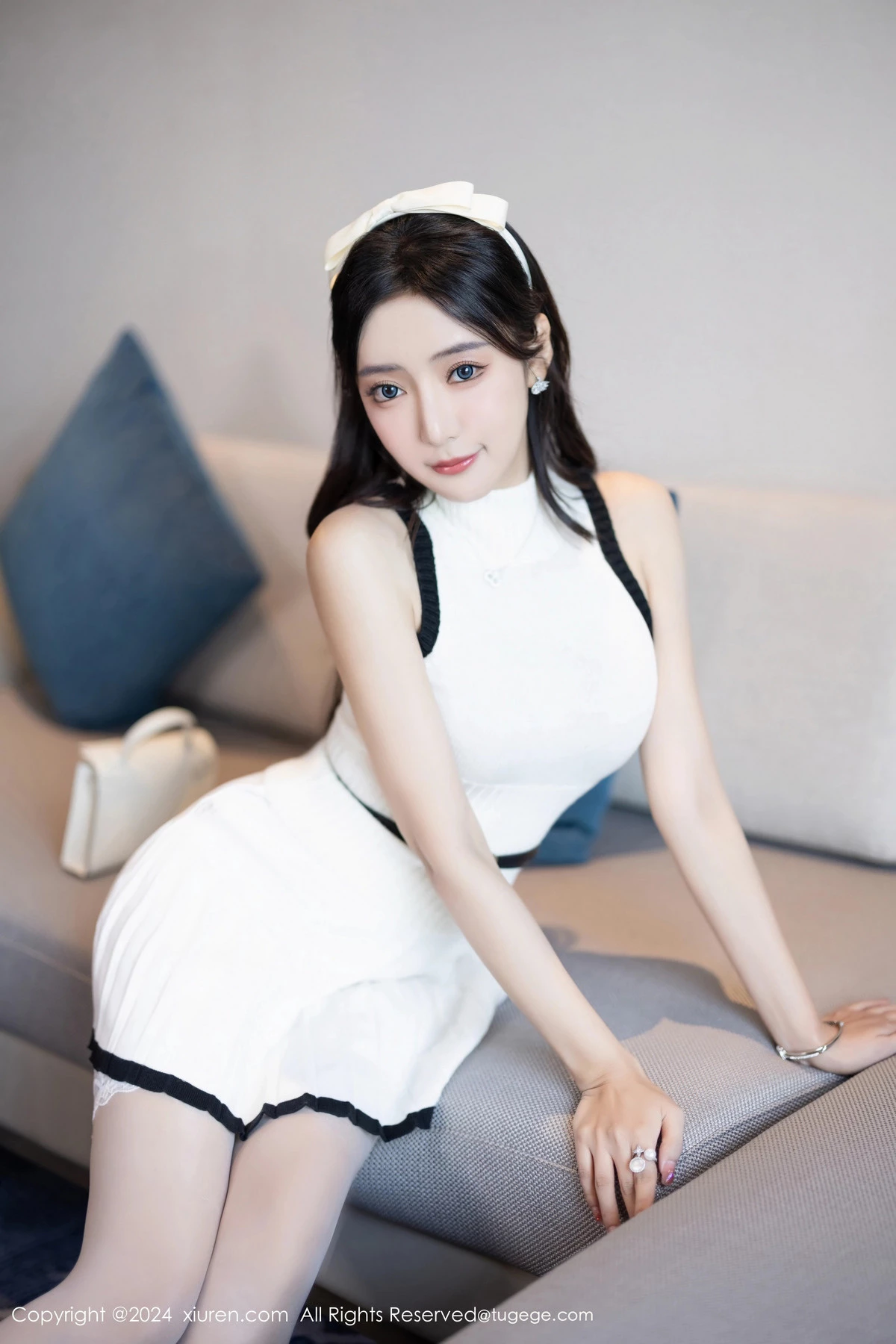 [XiuRen秀人网]第8334期王馨瑶写真 photo 1-18