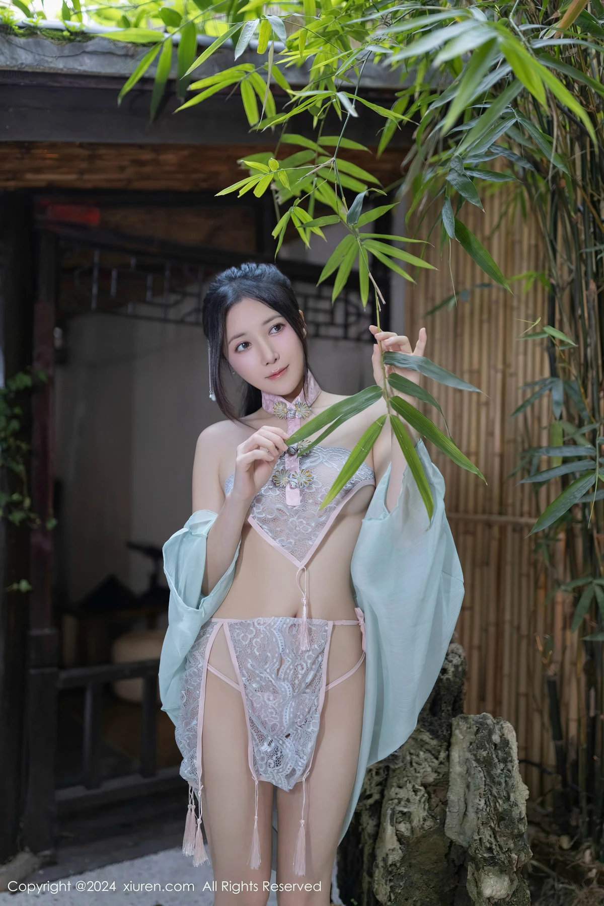 [XiuRen秀人网]第8428期鱼子酱写真 photo 1-3