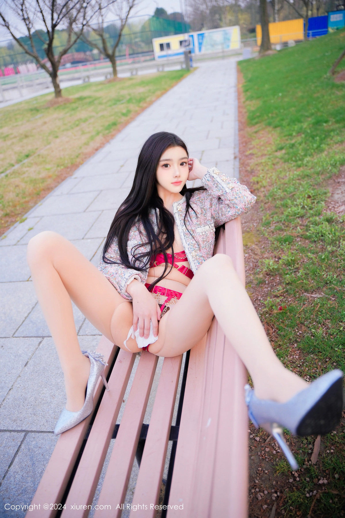 [XiuRen秀人网]第8489期龙雪儿写真 photo 1-4