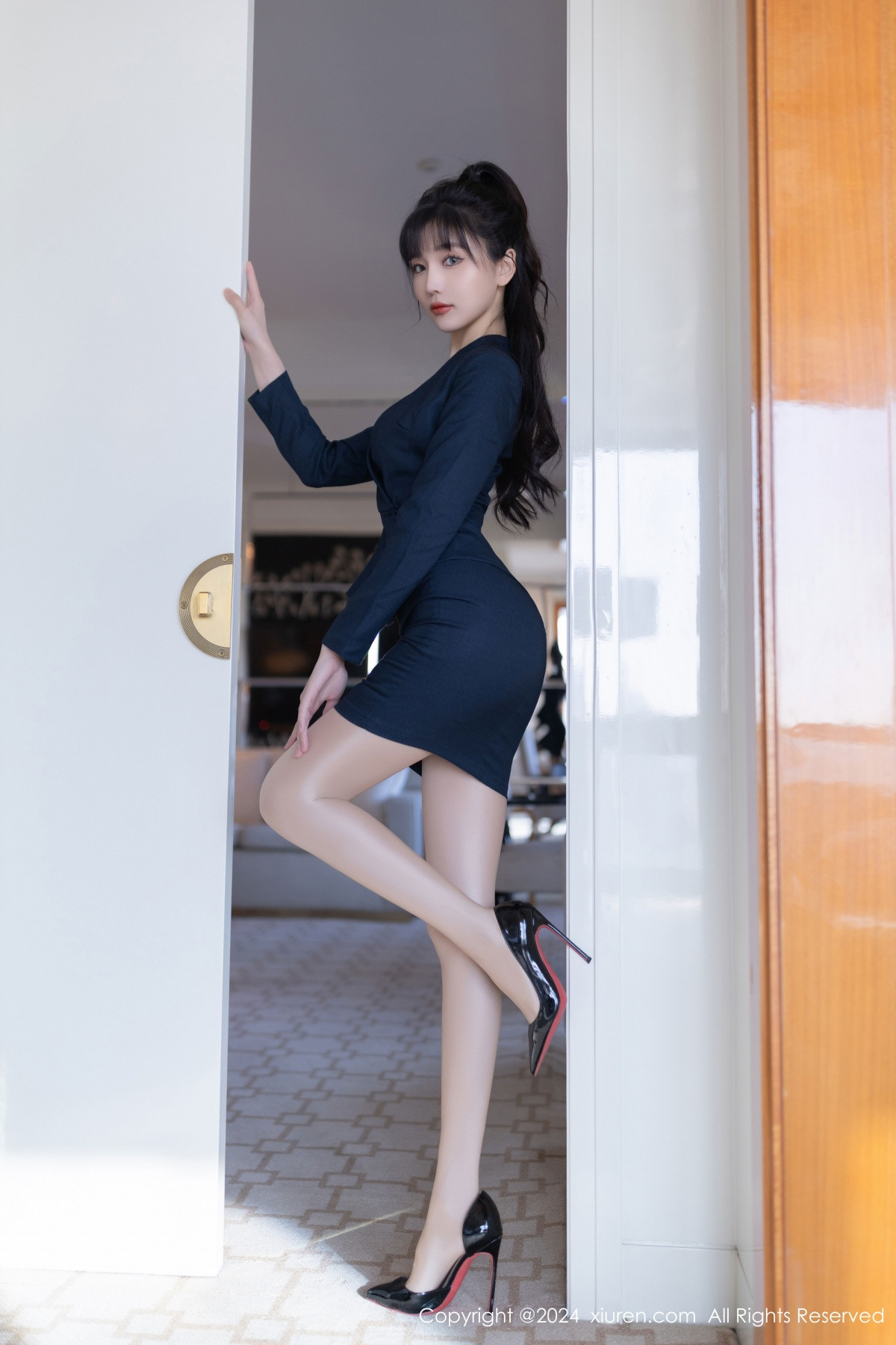 [XiuRen秀人网]第9263期陆萱萱写真 photo 1-2