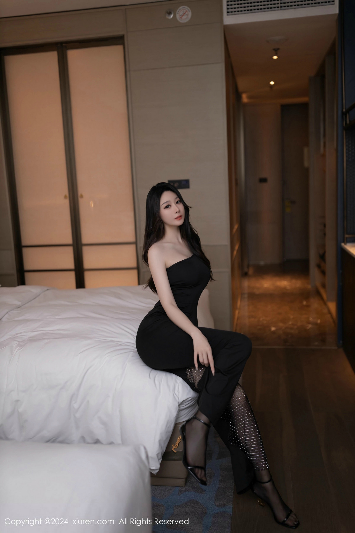 [XiuRen秀人网]第9386期小逗逗写真 photo 1-6