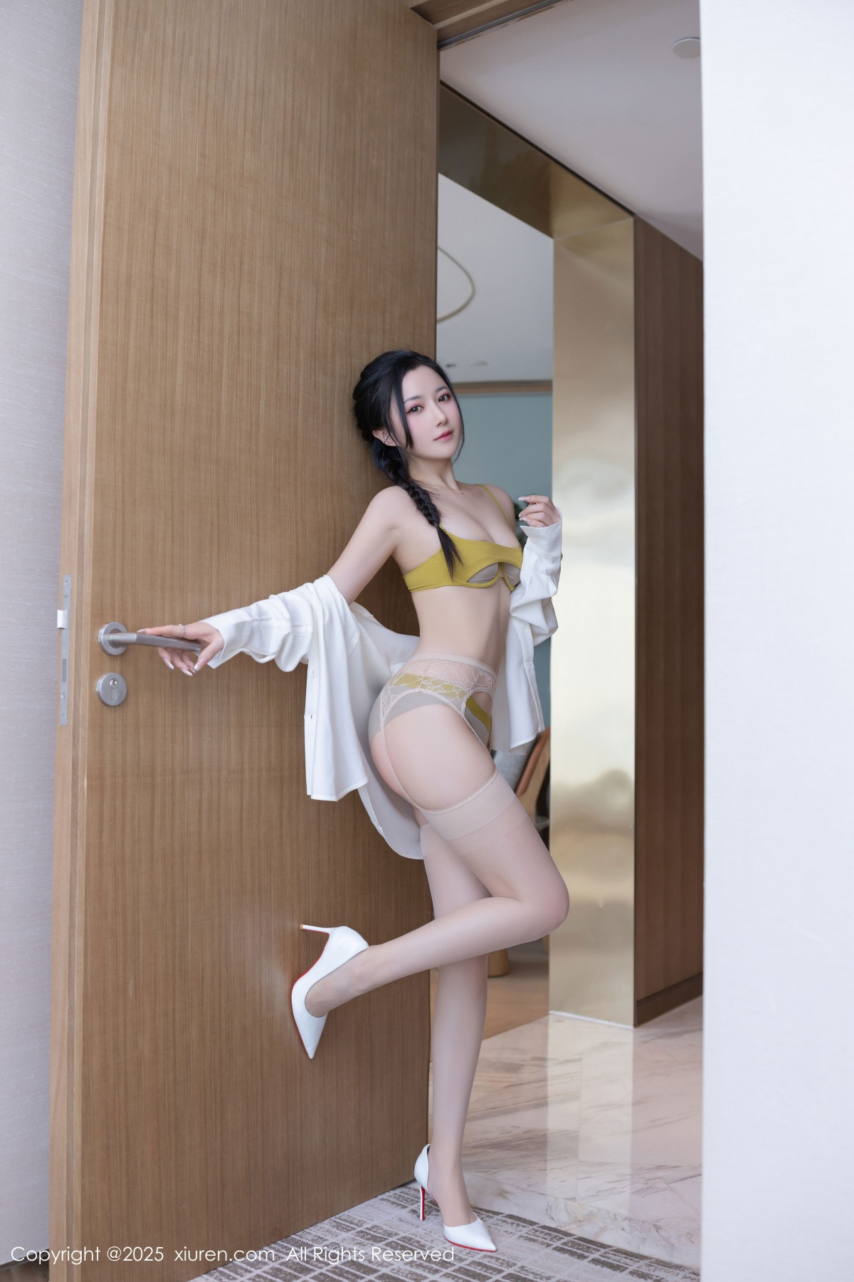 [XiuRen秀人网]第9709期鱼子酱写真 photo 1-8