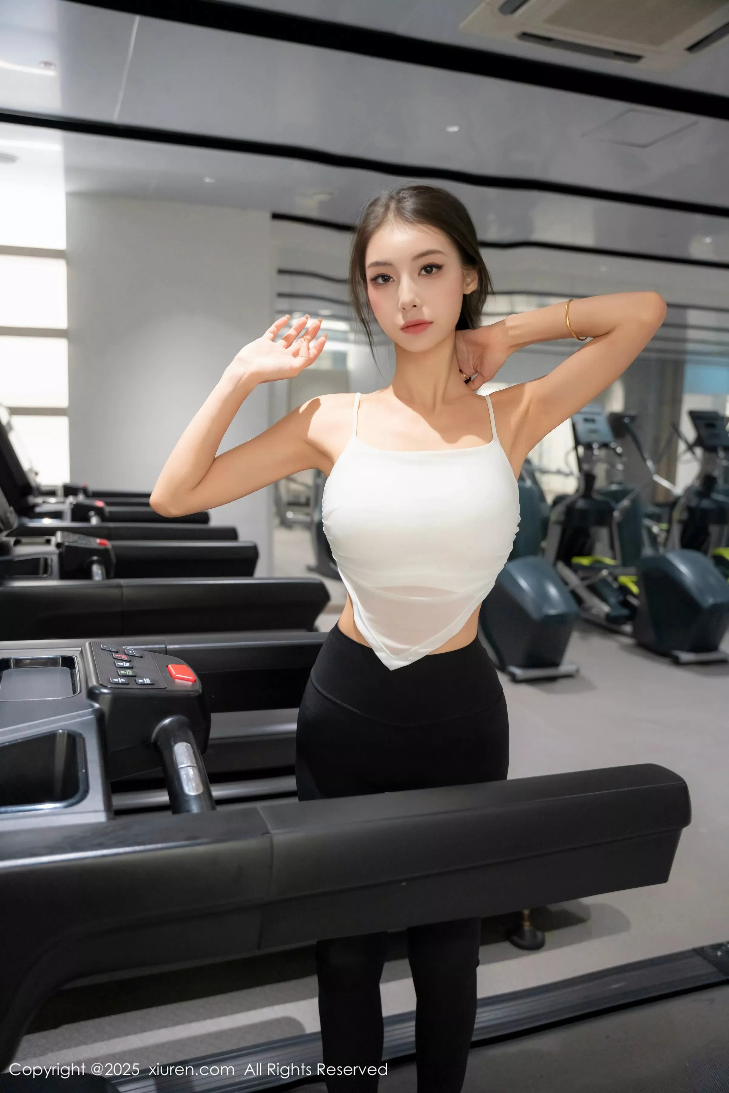 [XiuRen秀人网]第10239期Lingyu69写真 photo 1-9