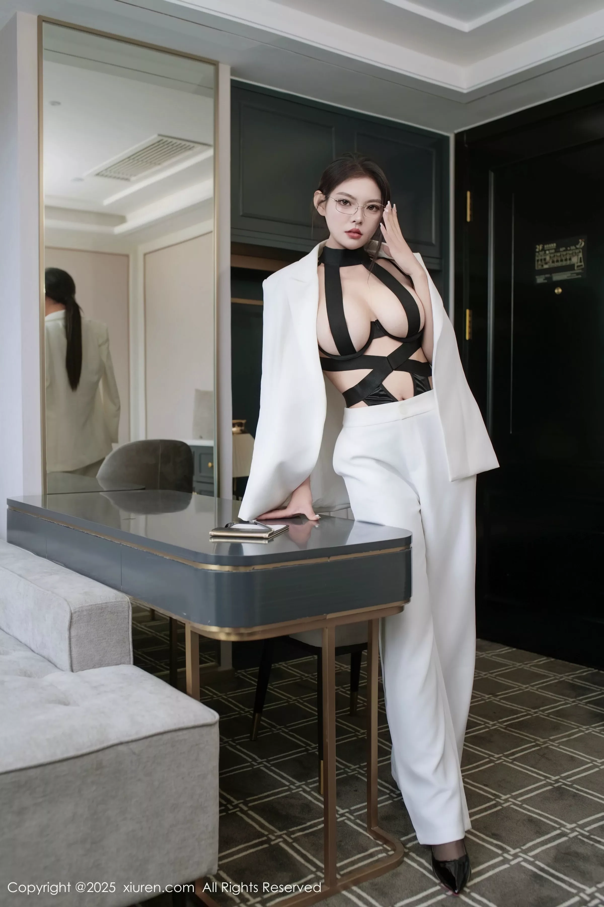 [XiuRen秀人网]第10464期冬安写真 photo 1-16