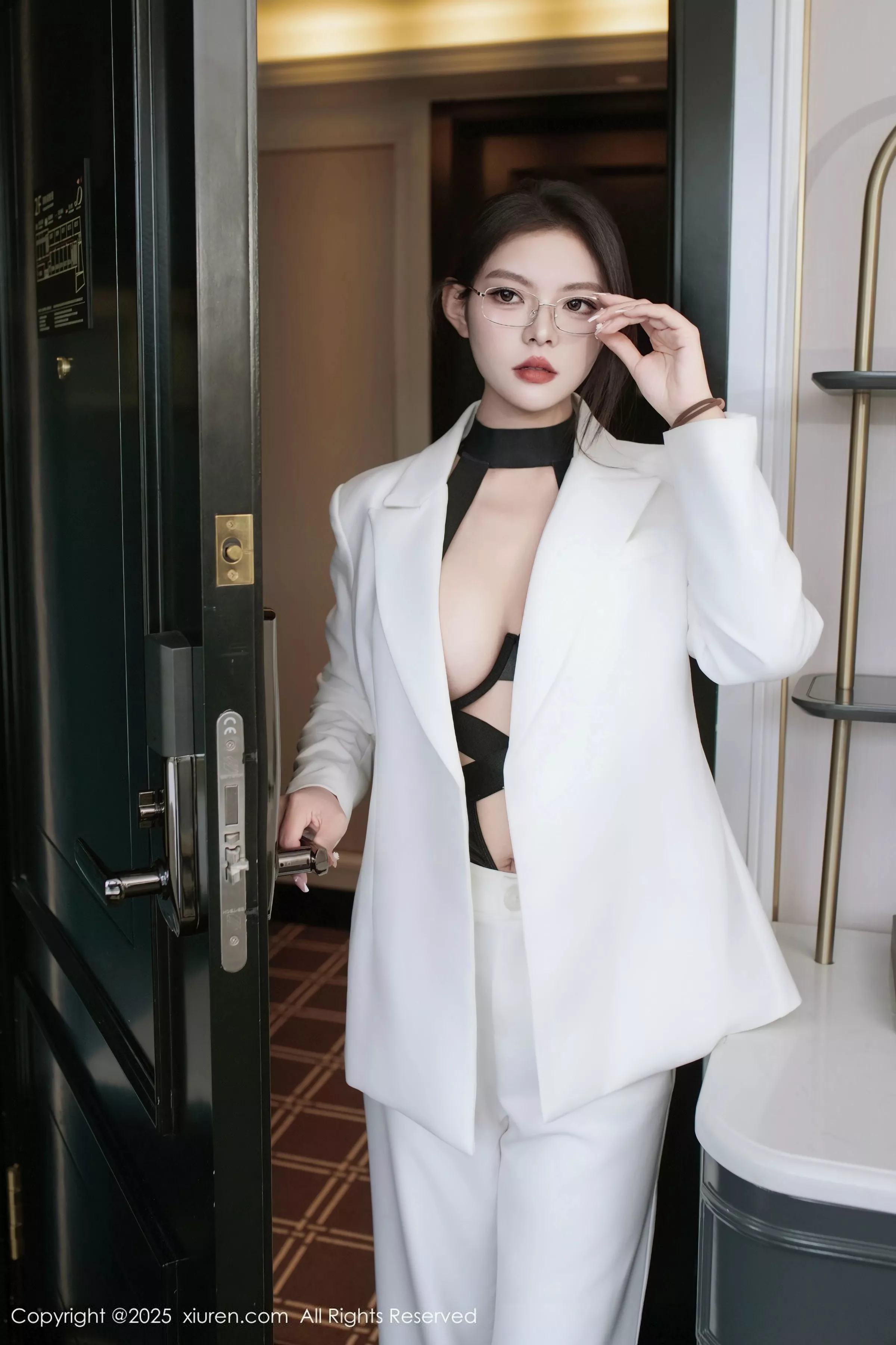 [XiuRen秀人网]第10464期冬安写真 photo 1-0