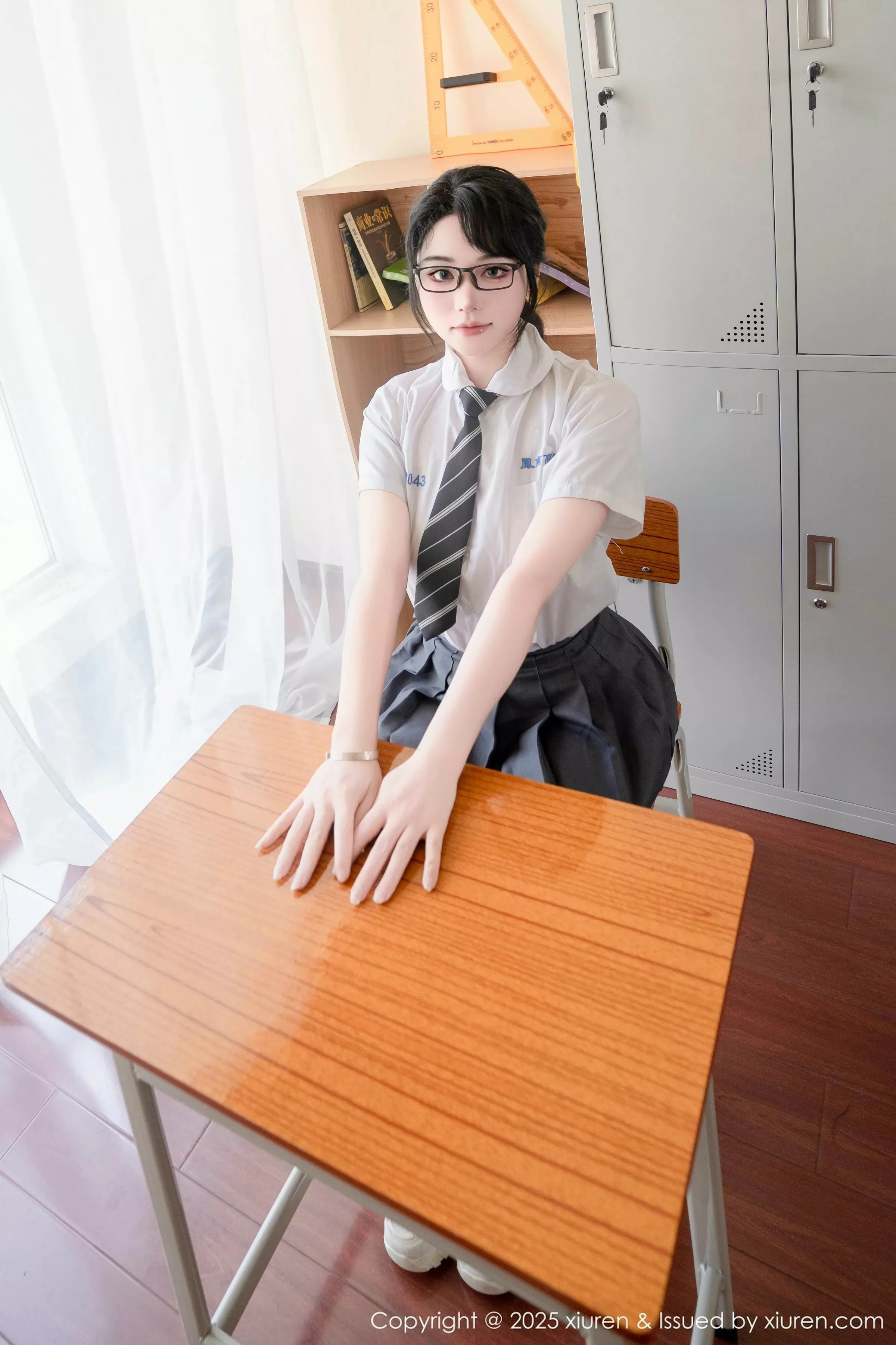 [XiuRen秀人网]第10530期汐汐爱吃草莓写真 photo 1-14