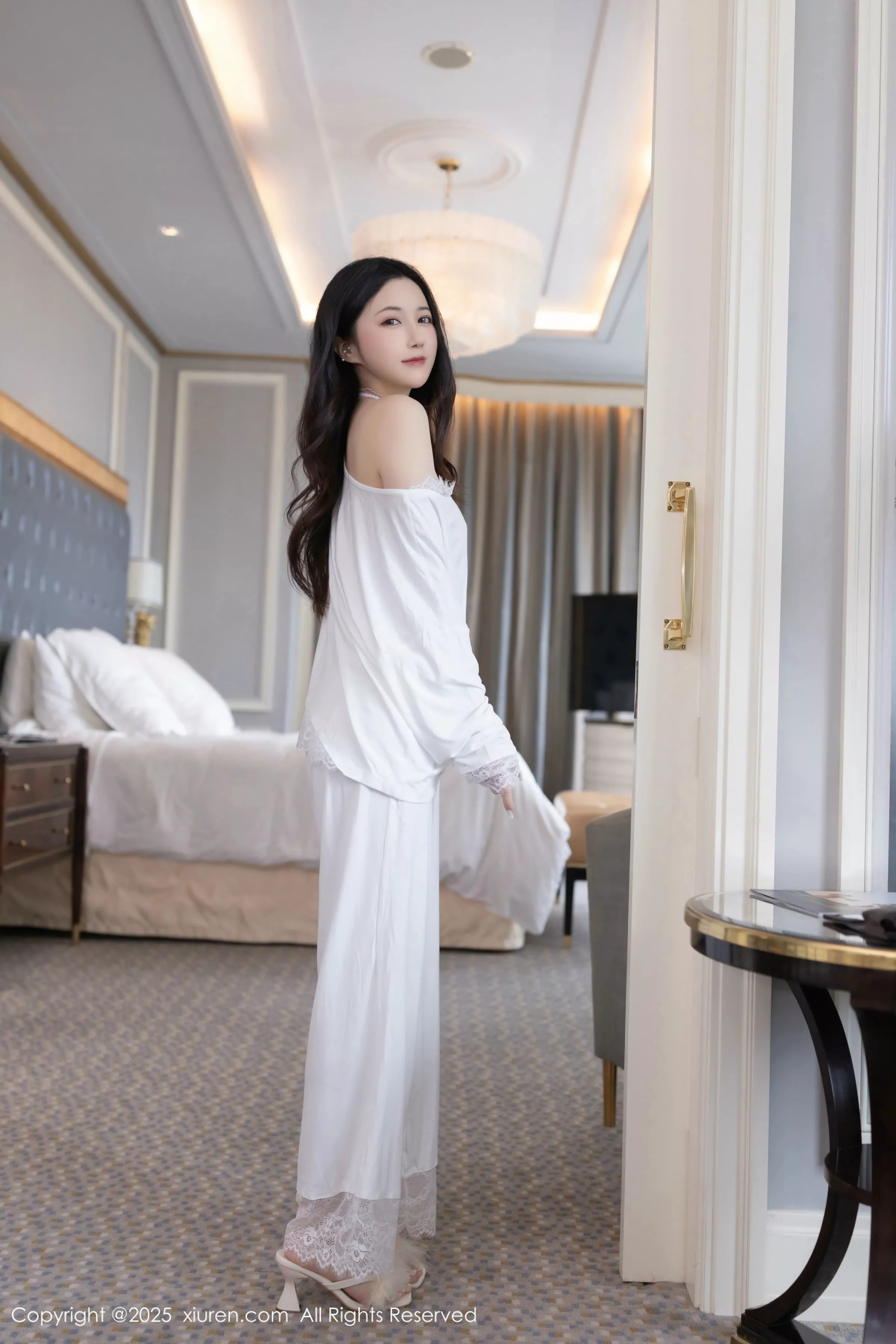 [XiuRen秀人网]第10445期鱼子酱写真 photo 1-2