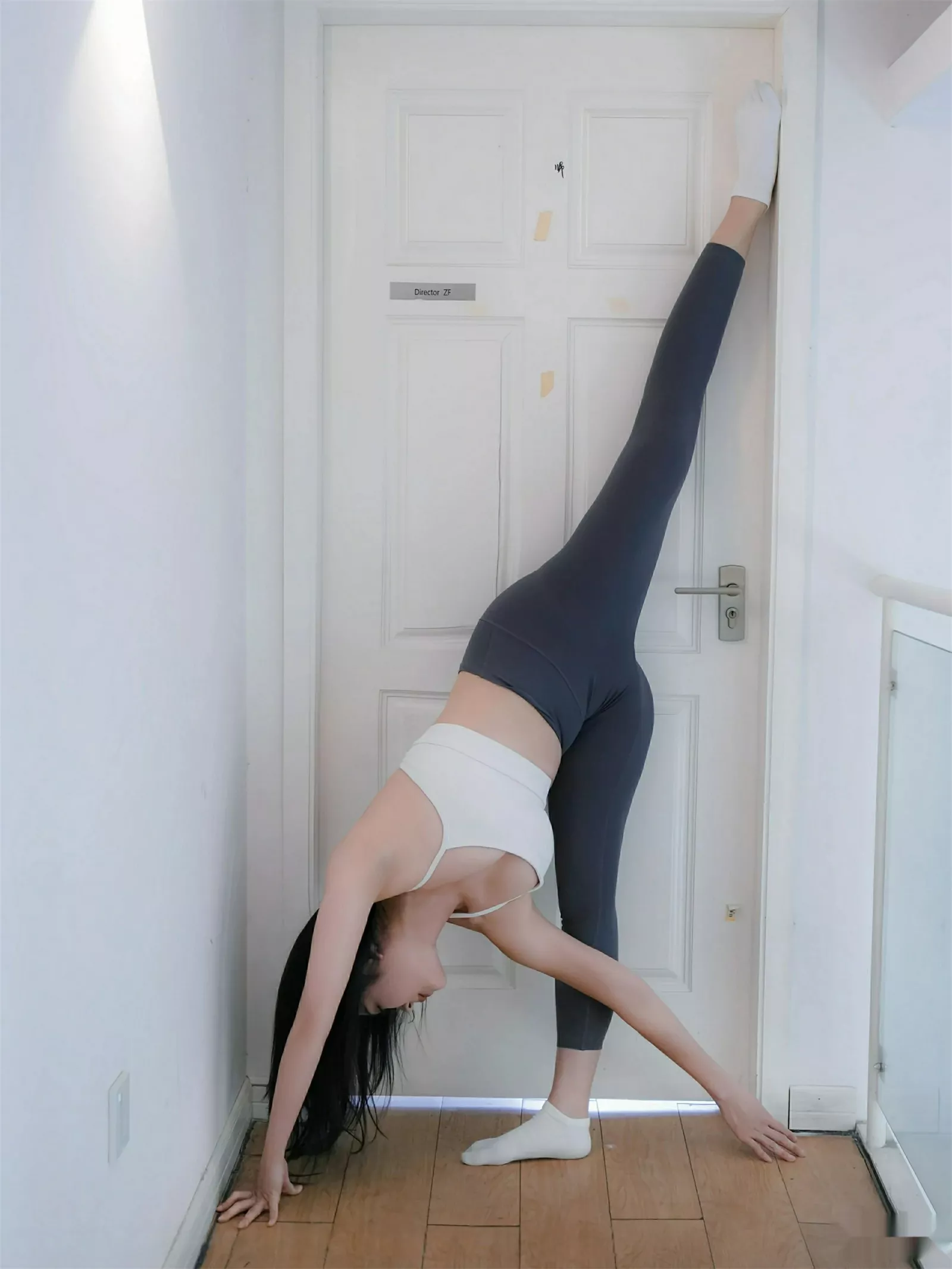 [XiuRen秀人网]第10595期玫瑰我爱你写真 photo 2-13