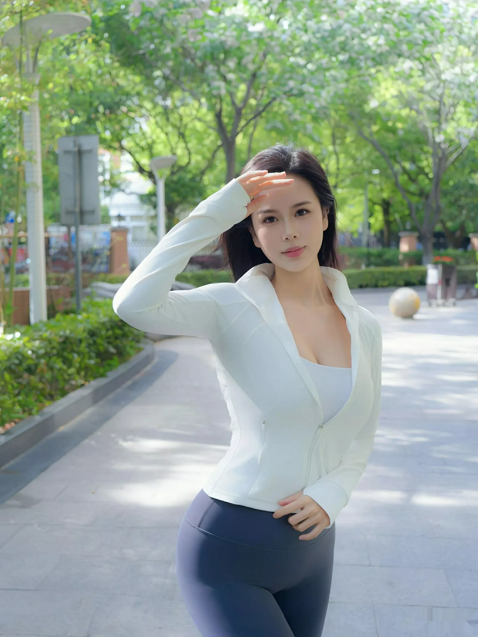 [XiuRen秀人网]第10595期玫瑰我爱你写真 photo 1-8