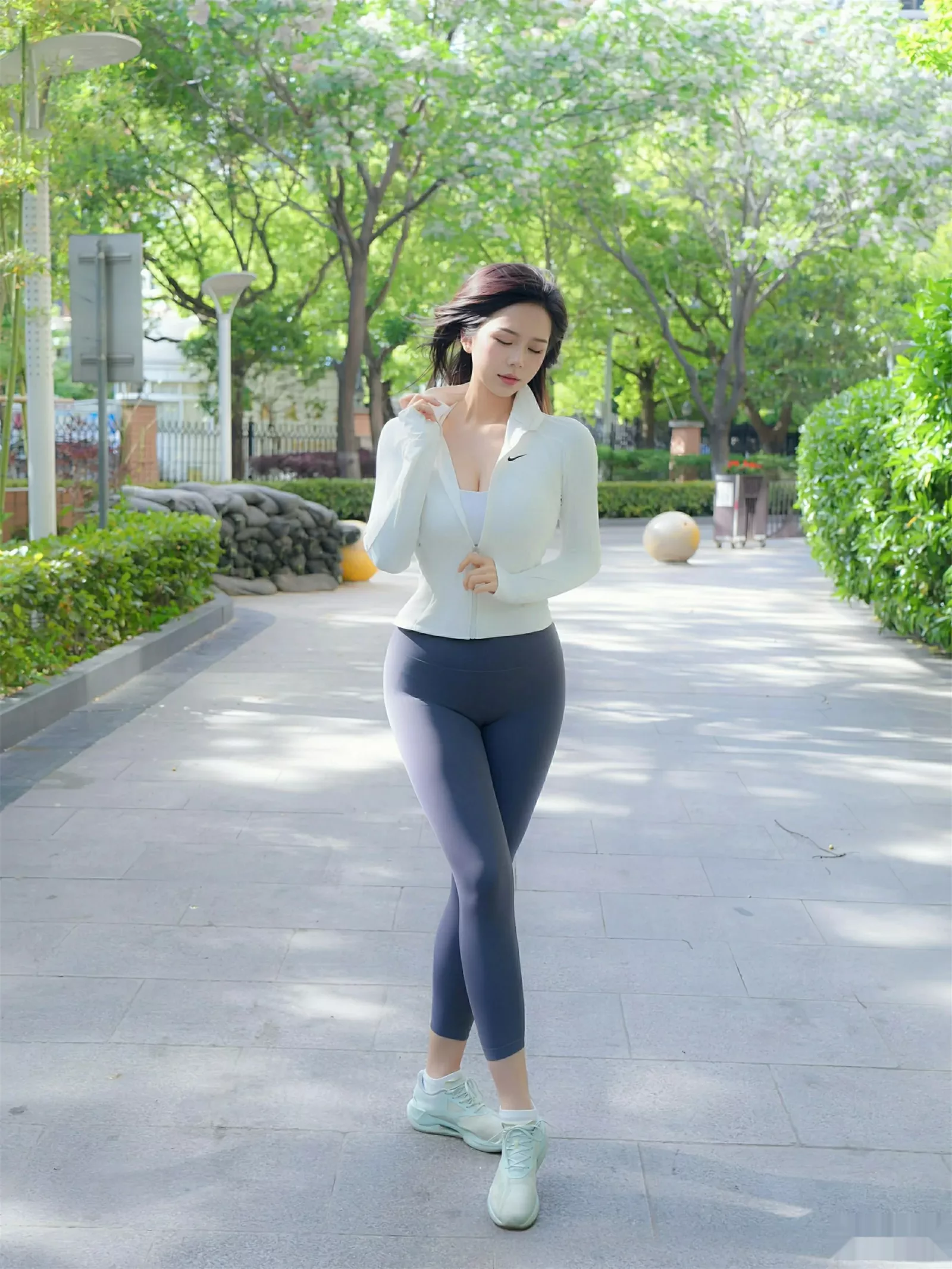 [XiuRen秀人网]第10595期玫瑰我爱你写真 photo 1-7