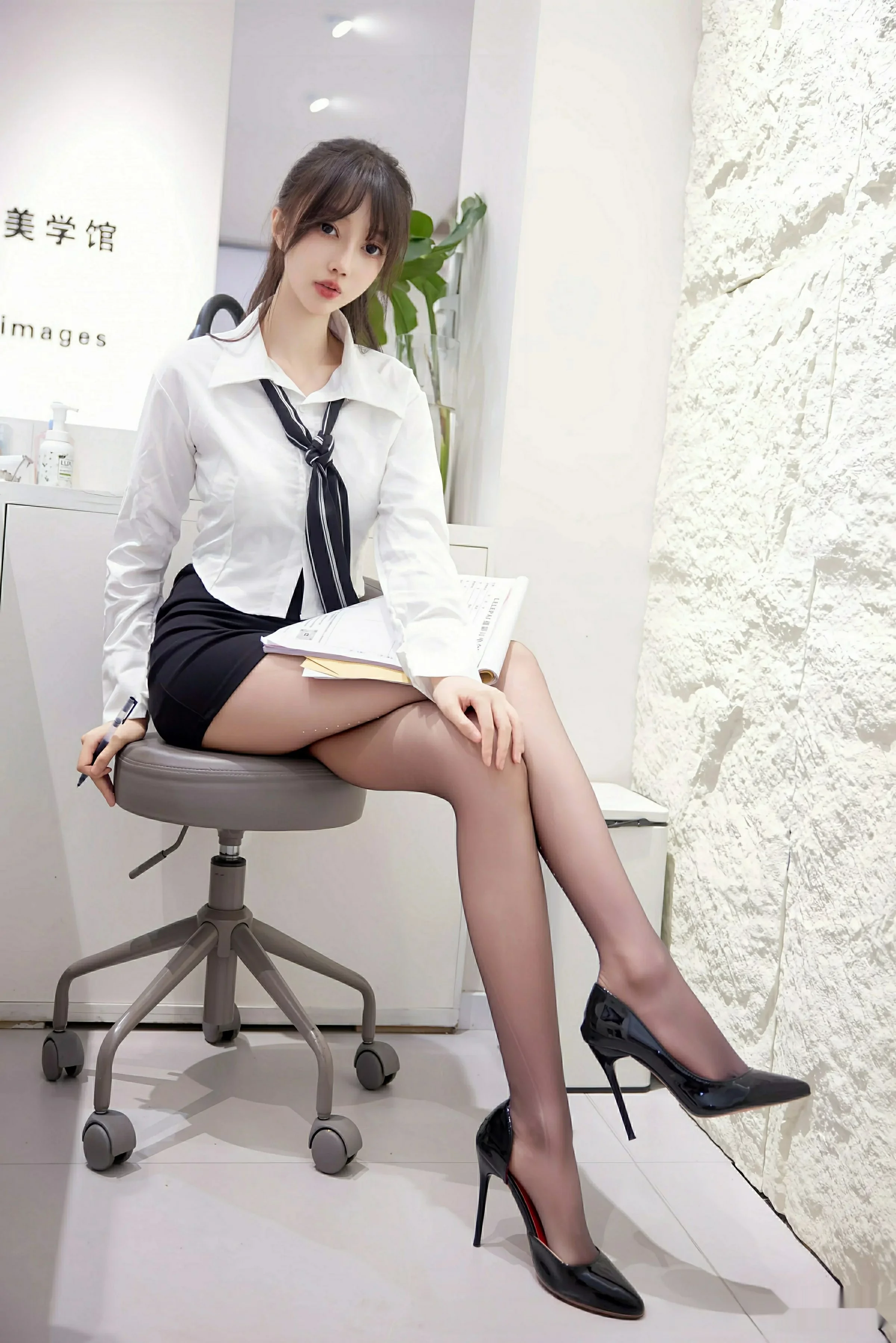 [XiuRen秀人网]第10636期玥儿玥写真 photo 1-12