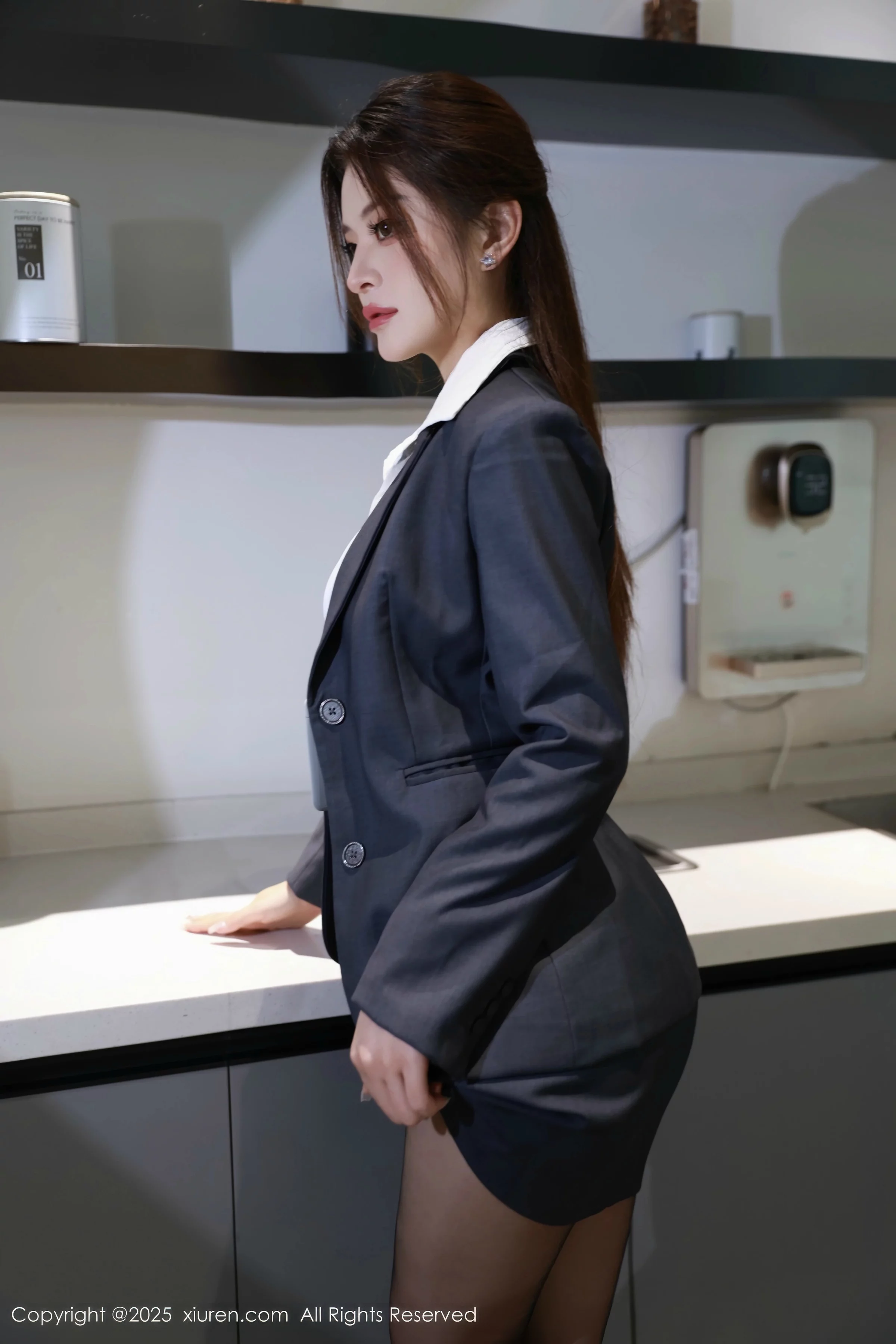 [XiuRen秀人网]第10646期阿依莎写真 photo 1-8