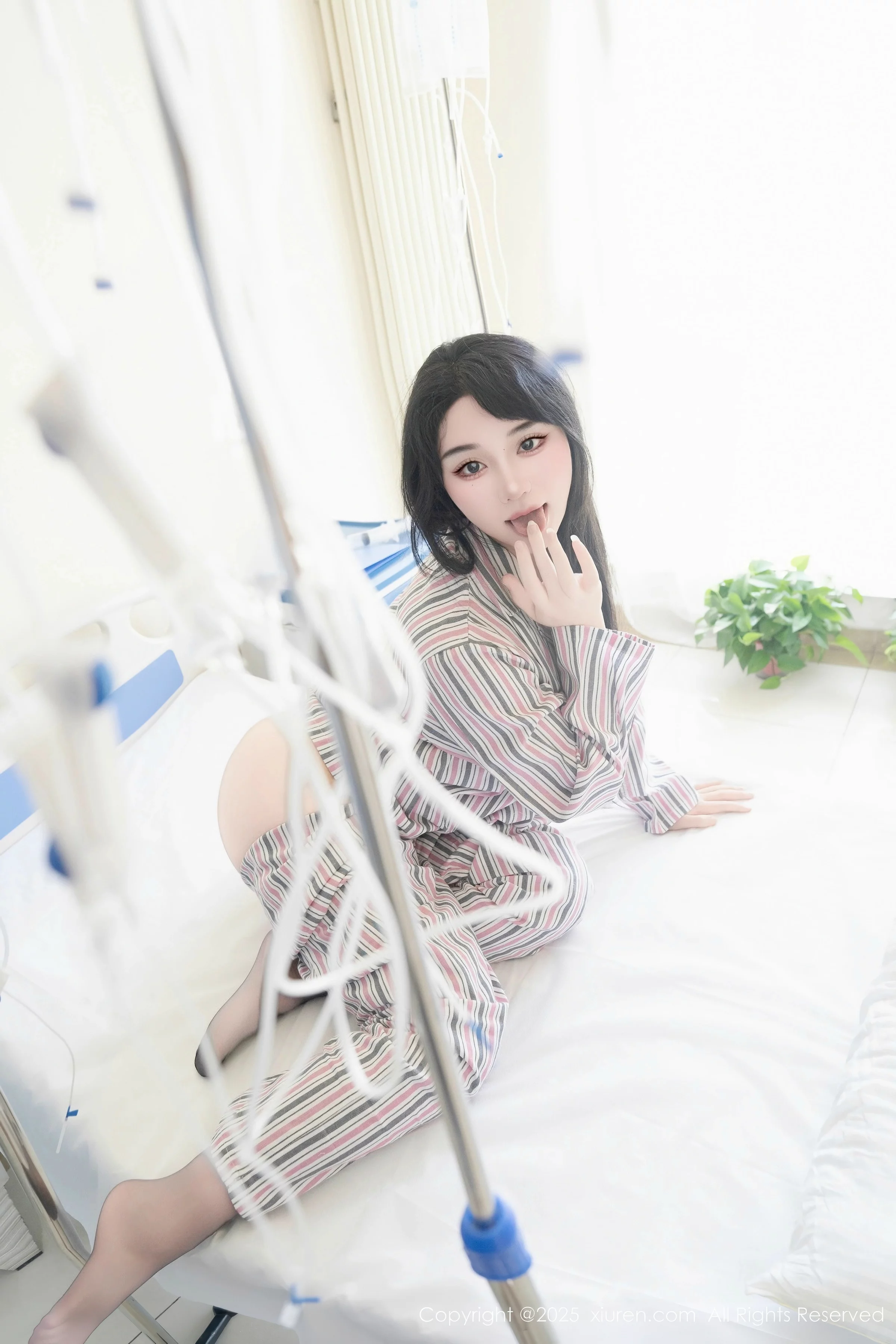 [XiuRen秀人网]第10648期汐汐爱吃草莓写真 photo 2-2