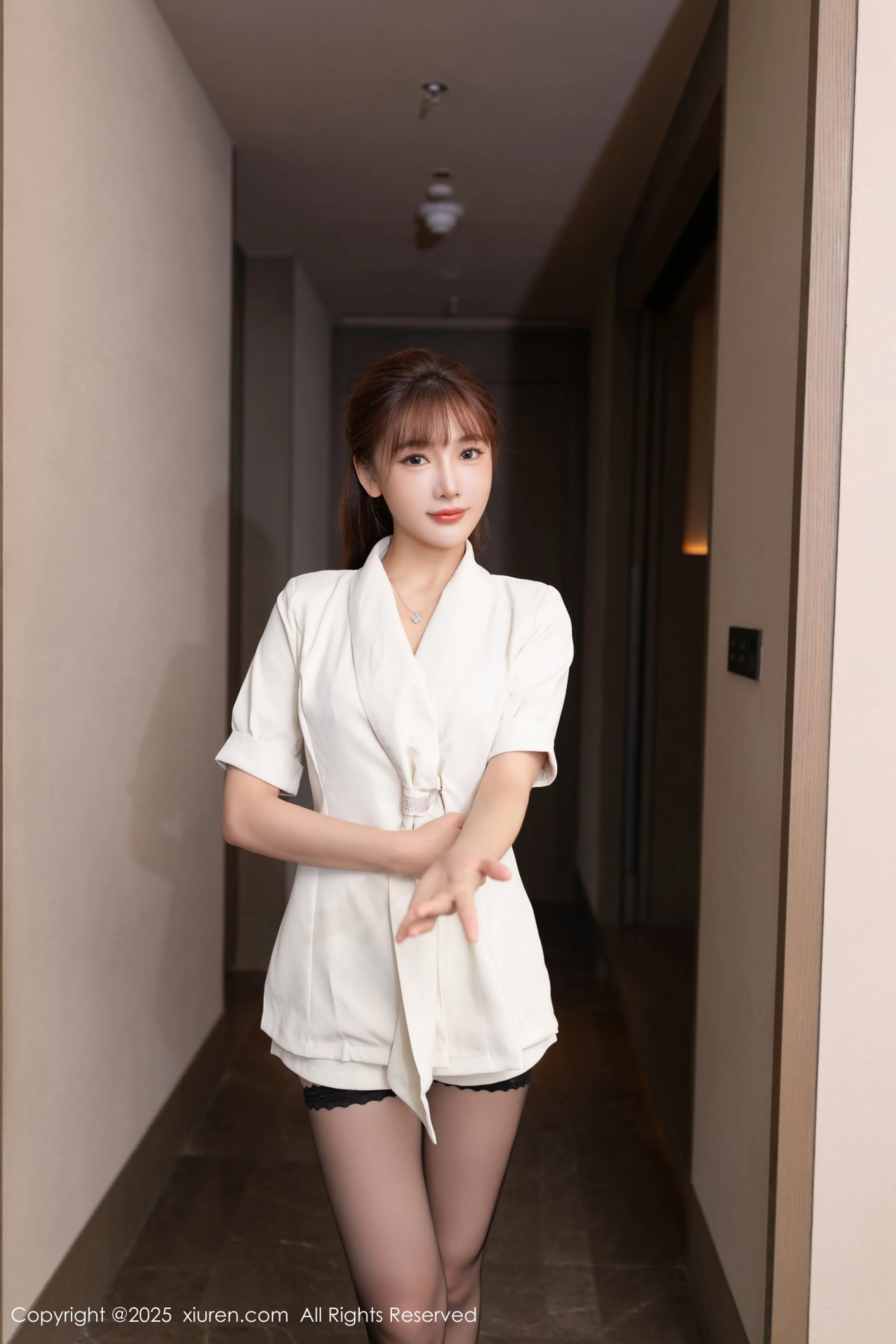 [XiuRen秀人网]第10650期陆萱萱写真 photo 1-1