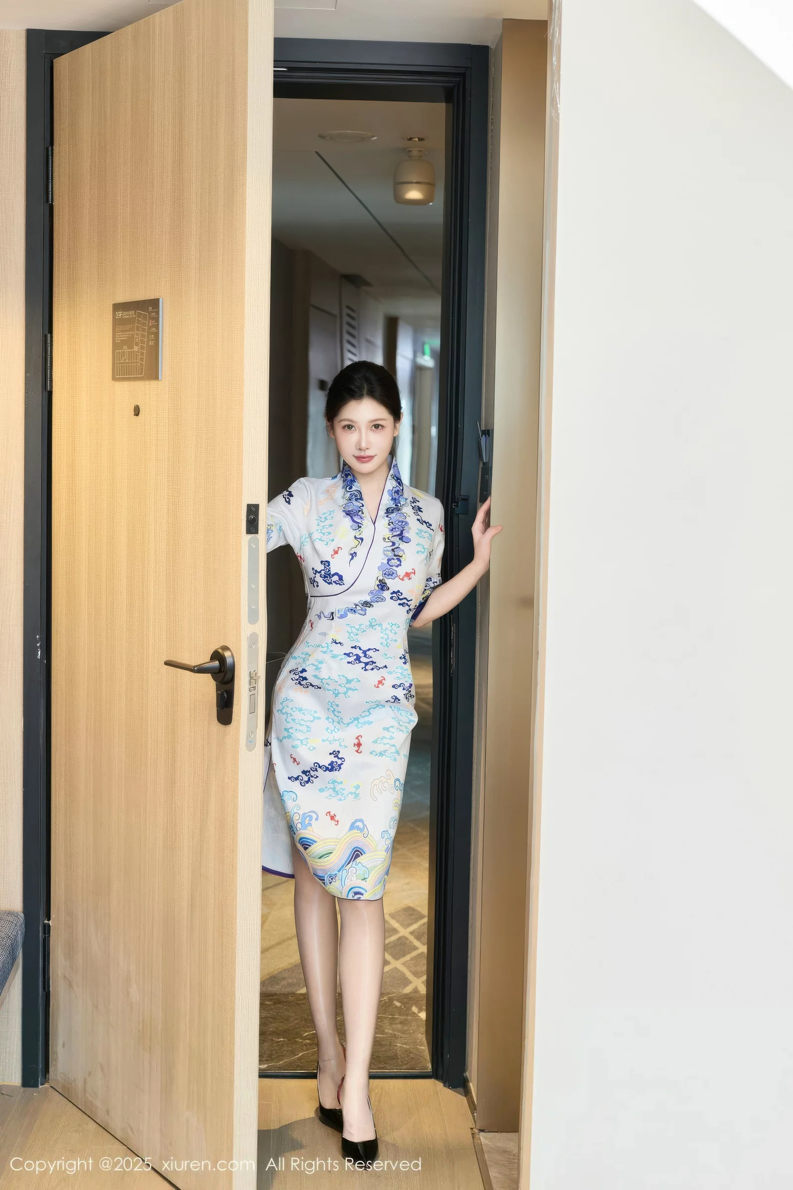 [XiuRen秀人网]第10654期尹甜甜写真 photo 1-0