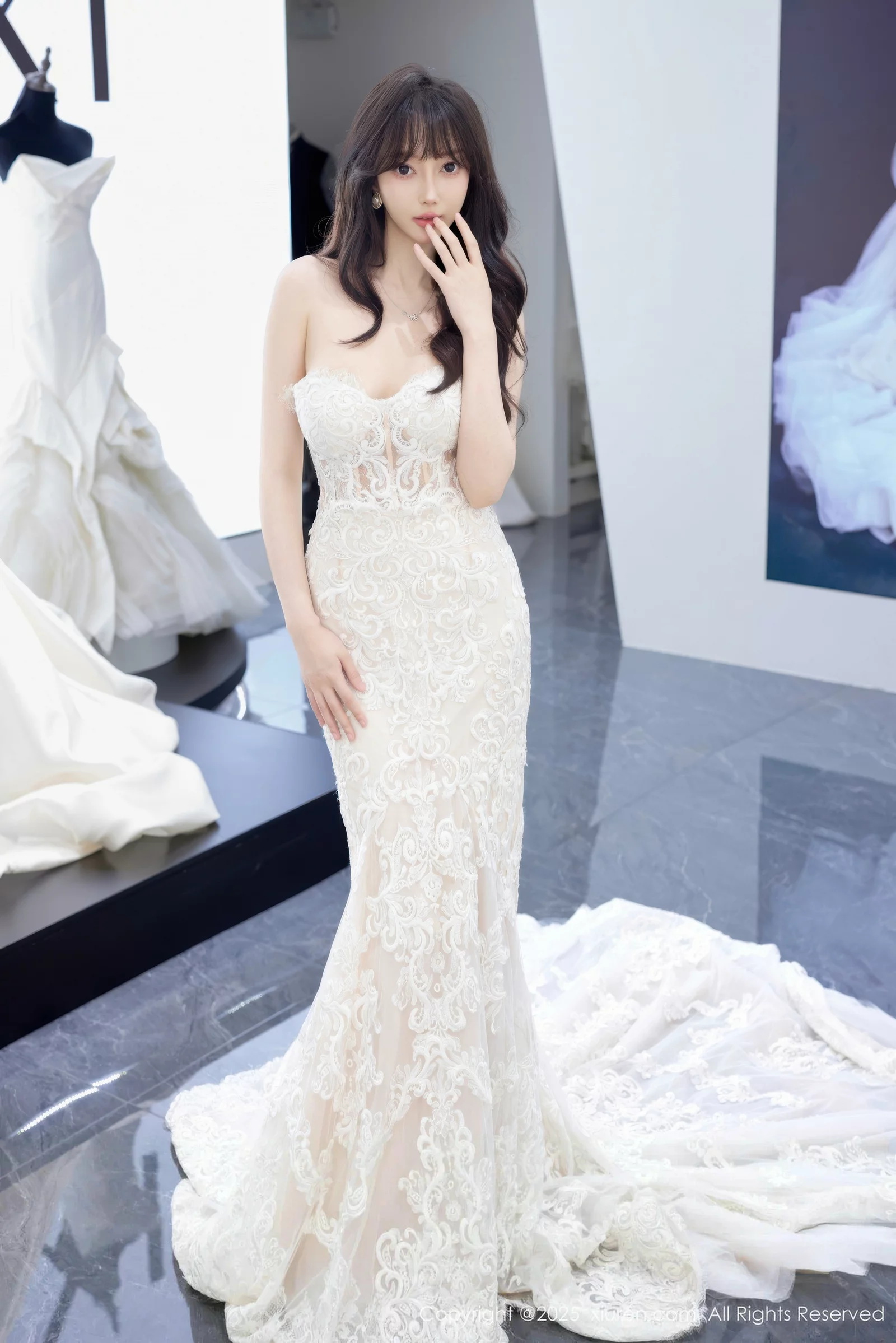 [XiuRen秀人网]第10663期玥儿玥写真 photo 1-5