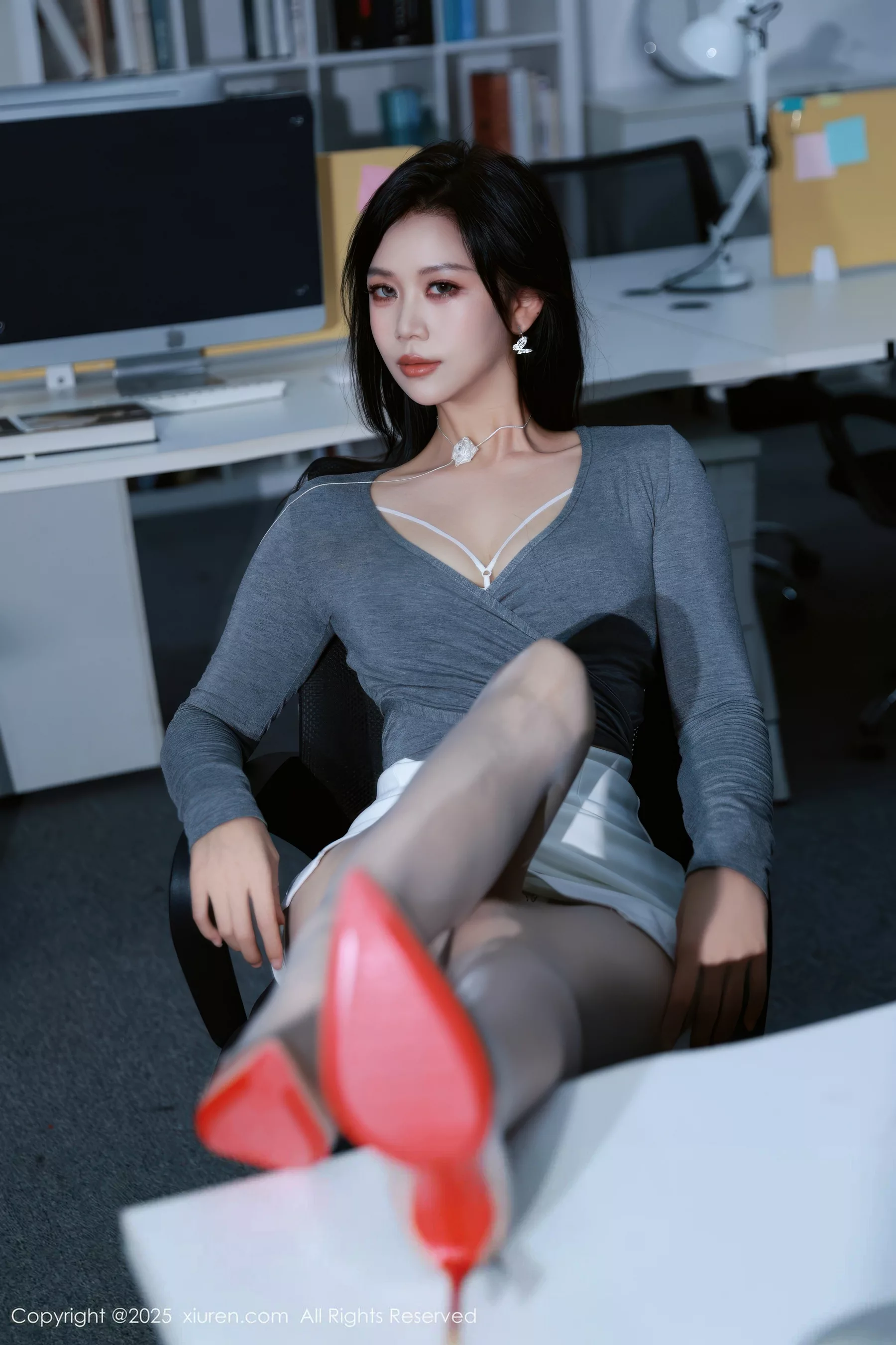 [XiuRen秀人网]第10780期玫瑰我爱你写真 photo 1-18