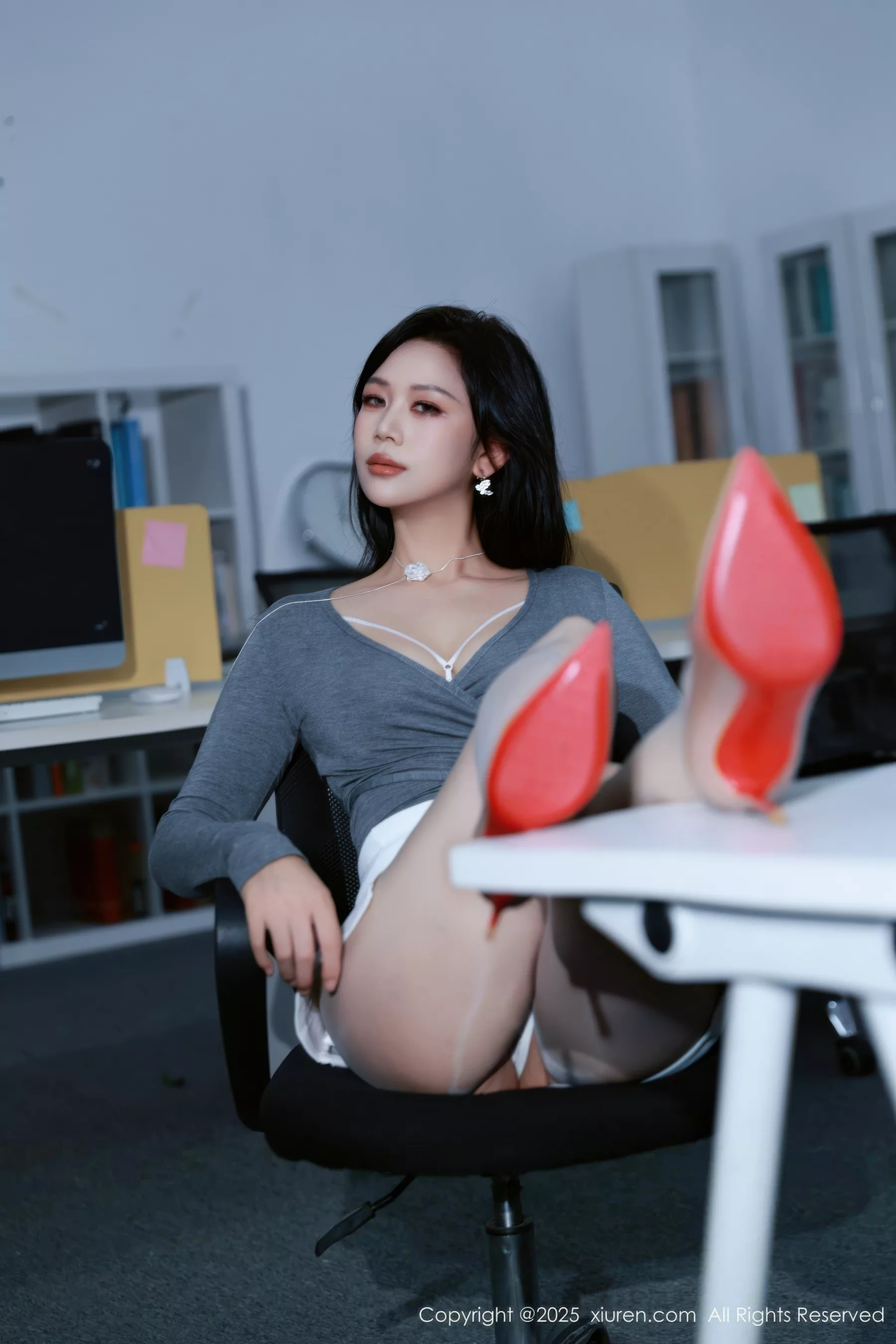 [XiuRen秀人网]第10780期玫瑰我爱你写真 photo 1-19