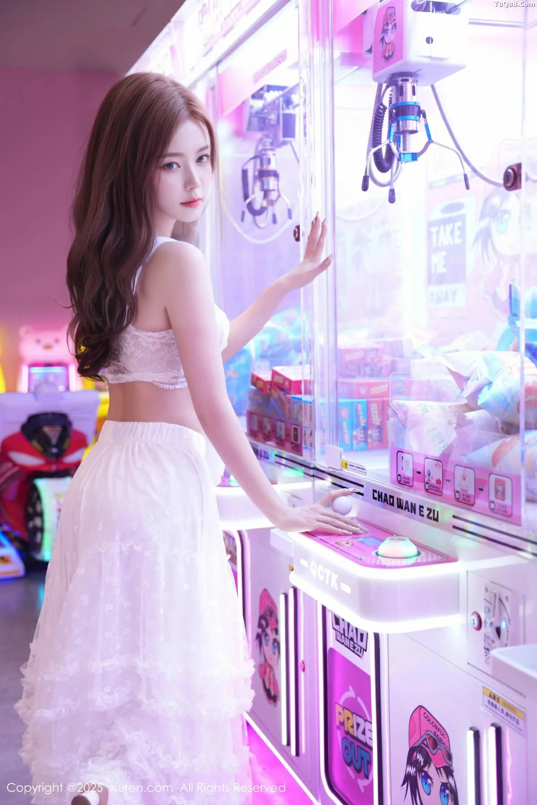 [XiuRen秀人网]第10791期拍黄瓜写真 photo 1-1