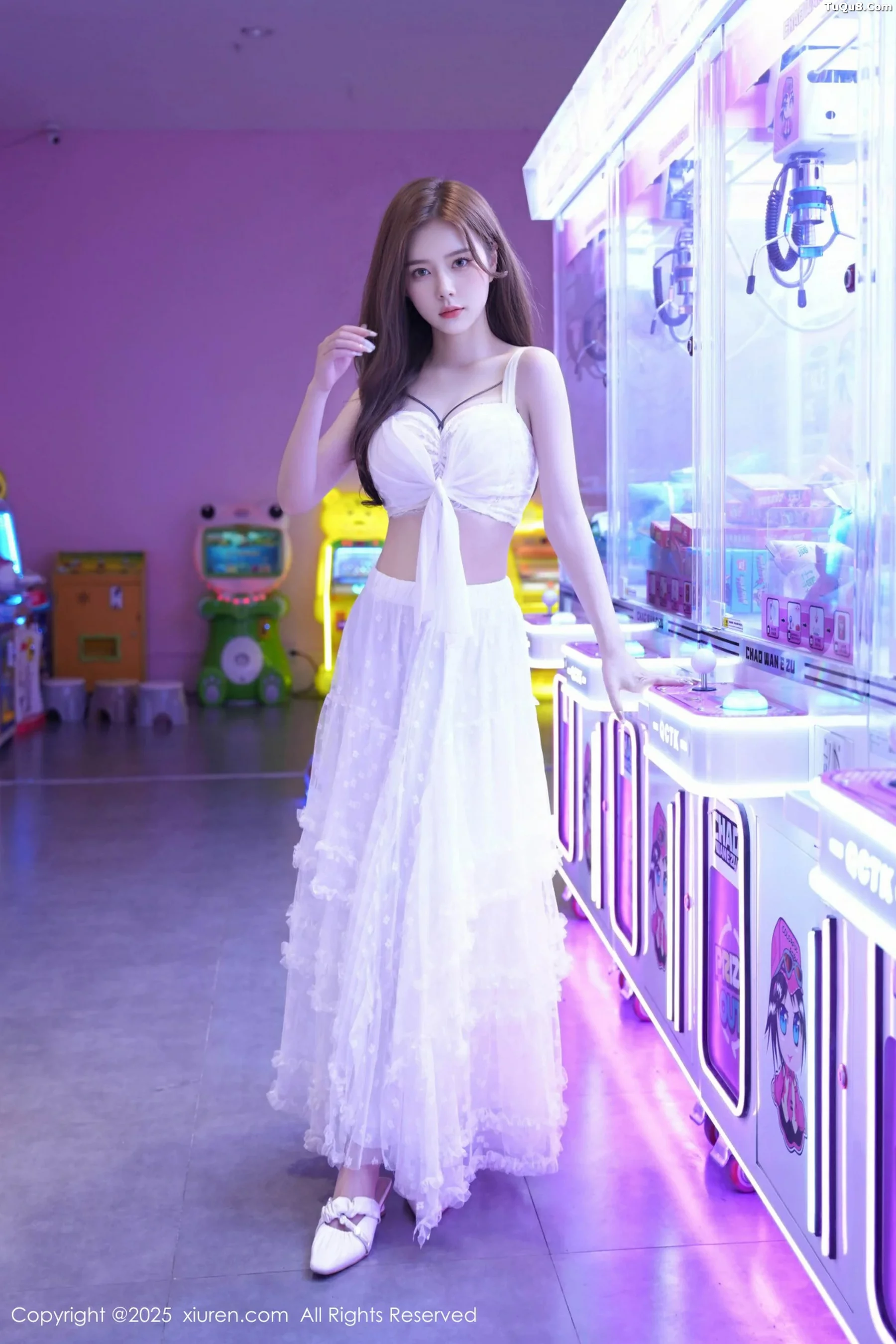 [XiuRen秀人网]第10791期拍黄瓜写真 photo 1-2