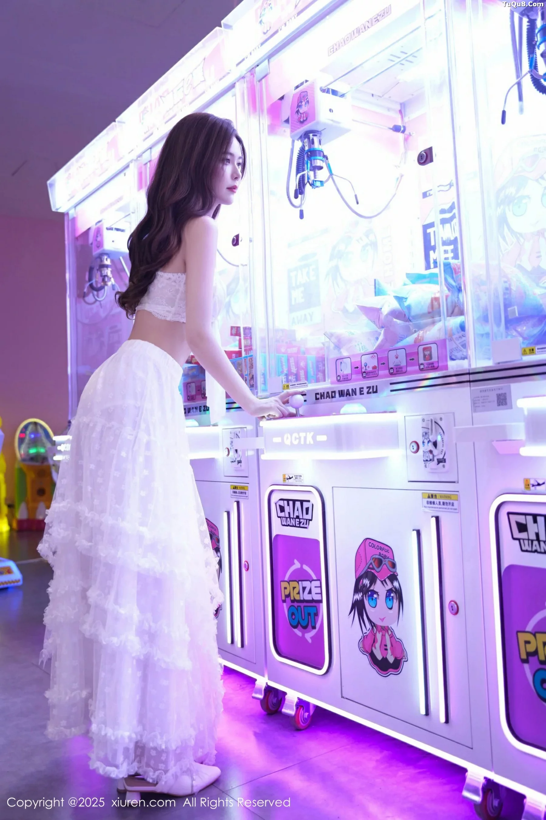 [XiuRen秀人网]第10791期拍黄瓜写真 photo 1-3