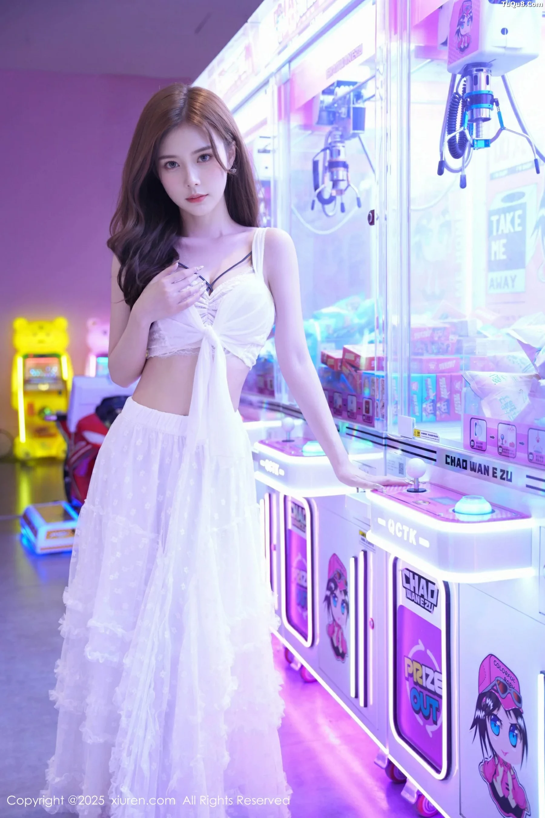 [XiuRen秀人网]第10791期拍黄瓜写真 photo 1-5