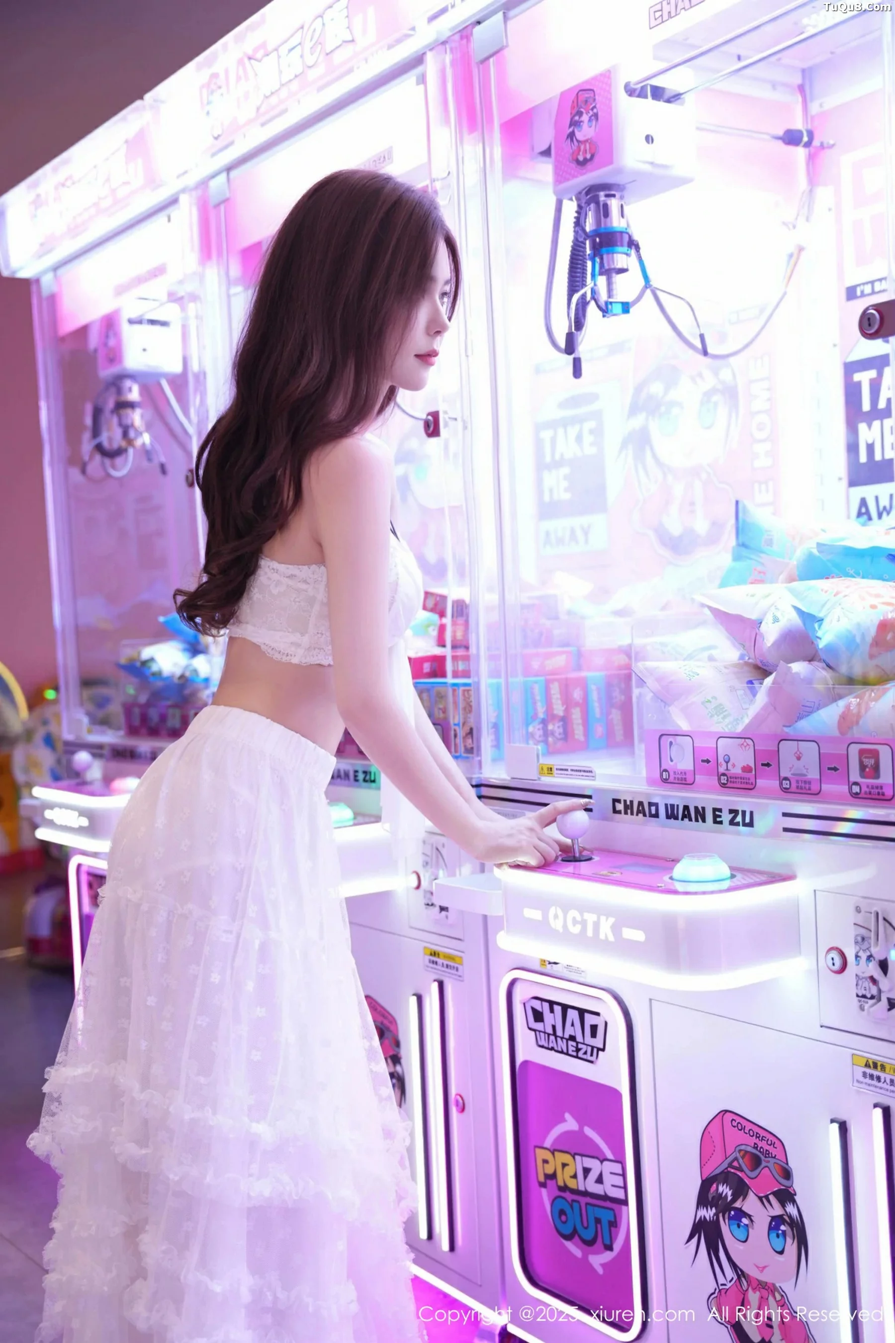 [XiuRen秀人网]第10791期拍黄瓜写真 photo 1-0