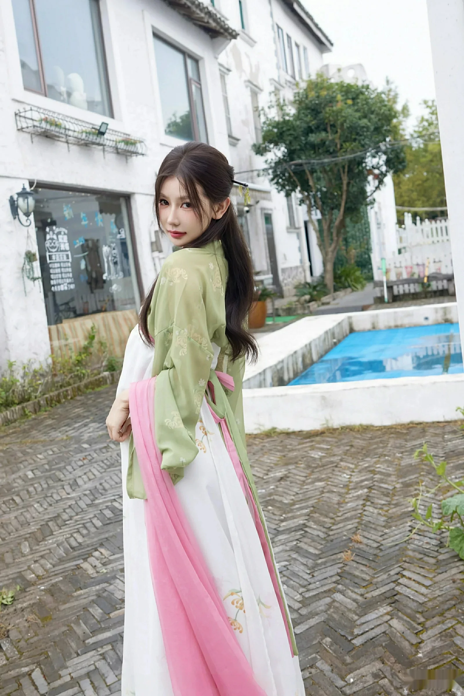 [XiuRen秀人网]第10834期尹甜甜写真 photo 1-4