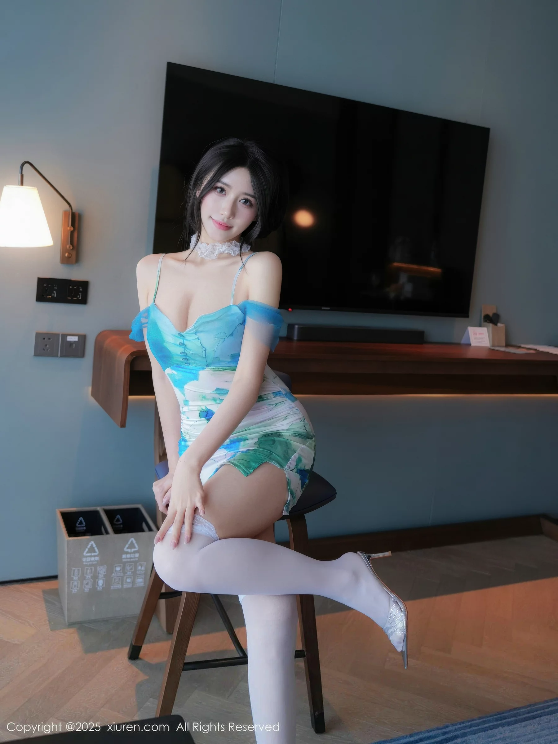 [XiuRen秀人网]第10859期诗莉吖写真 photo 1-4