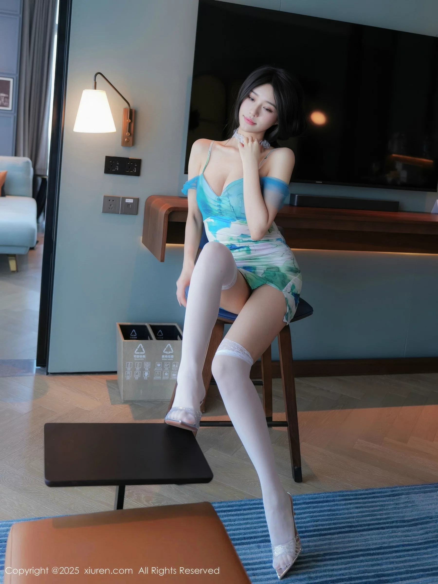 [XiuRen秀人网]第10859期诗莉吖写真 photo 1-7
