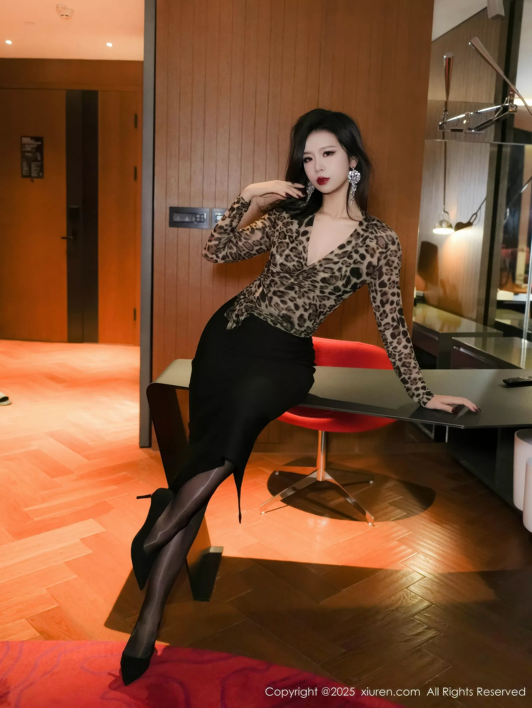 [XiuRen秀人网]第10901期玫瑰我爱你写真 photo 1-3