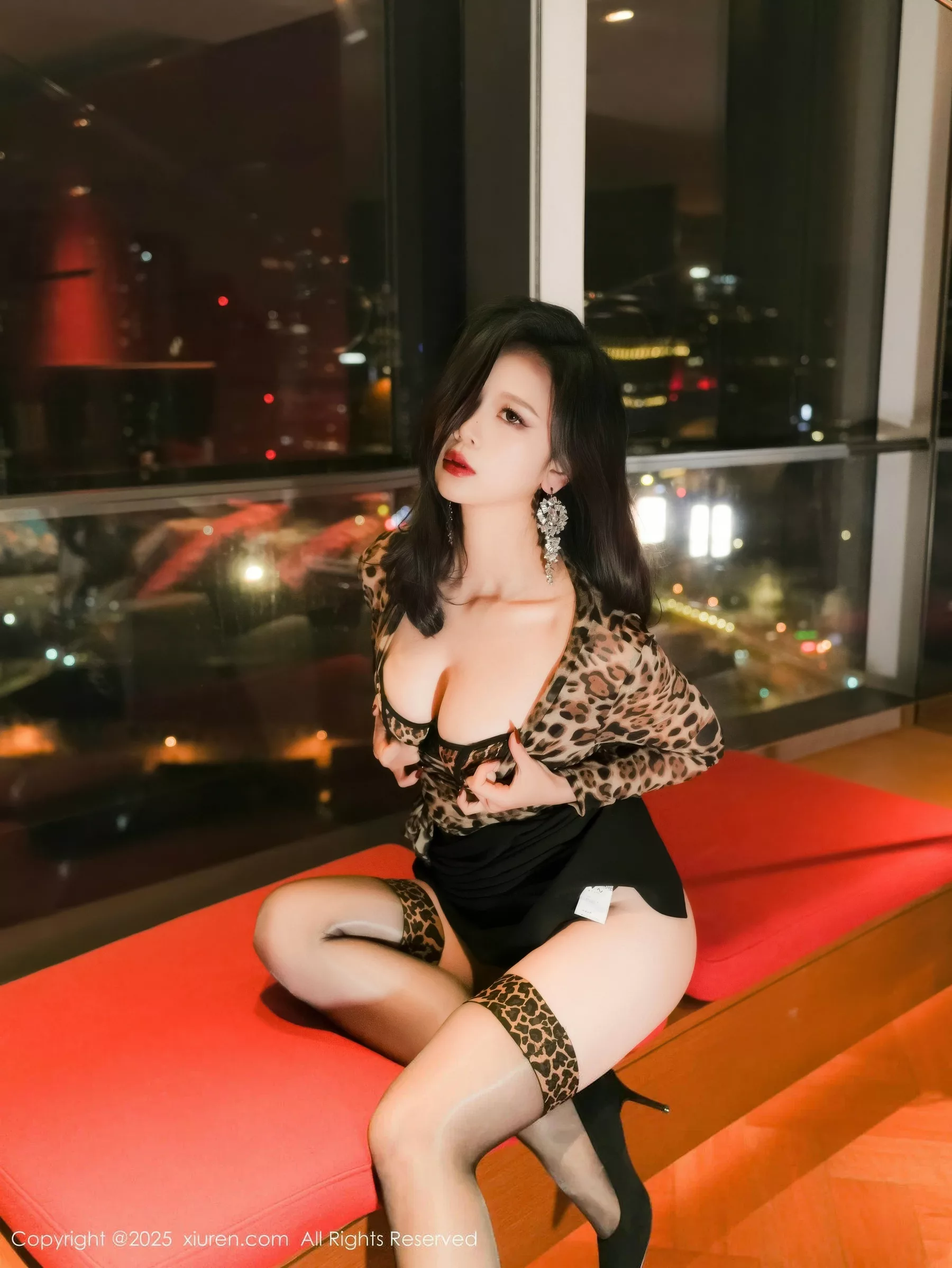 [XiuRen秀人网]第10901期玫瑰我爱你写真 photo 2-2