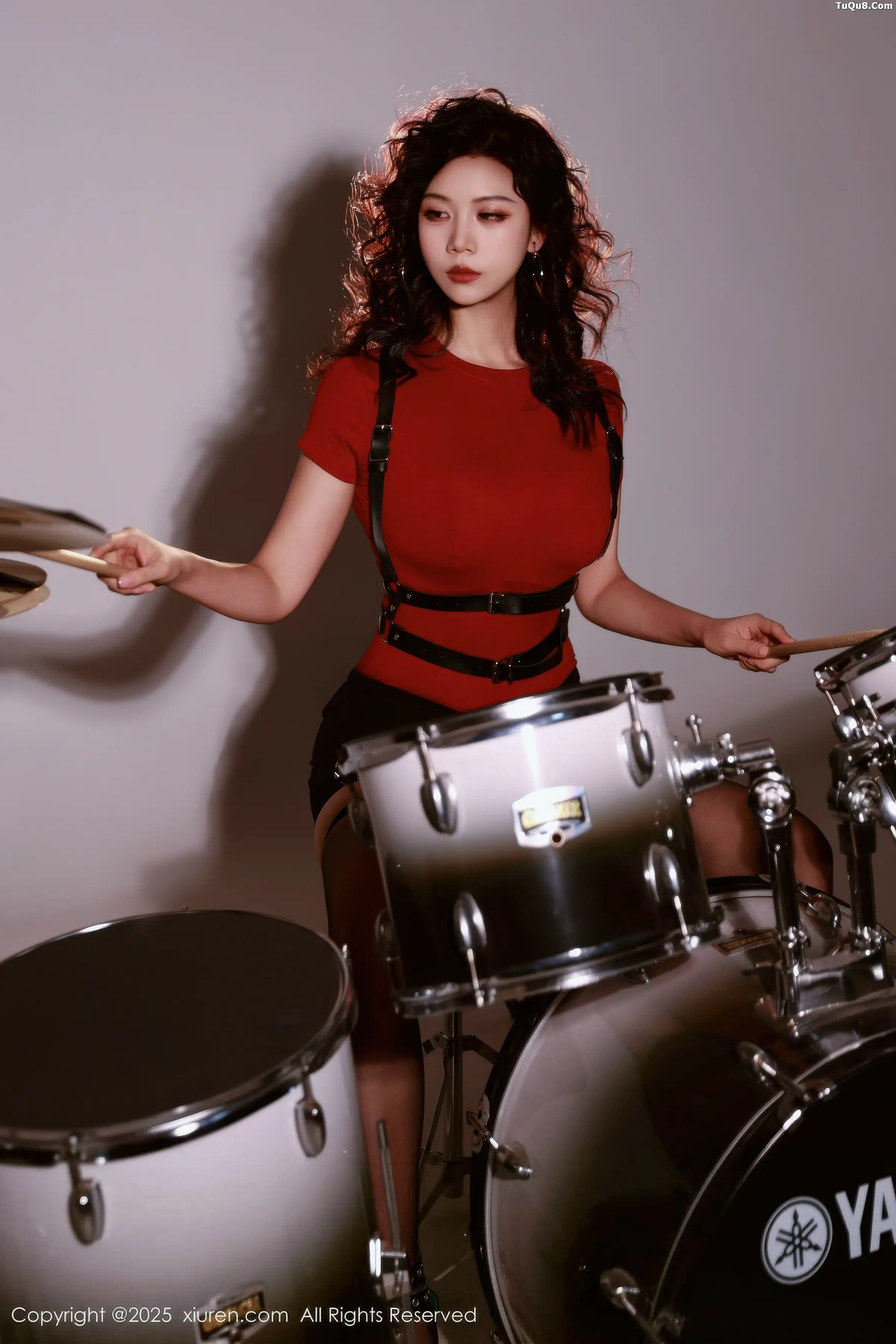 [XiuRen秀人网]第11066期玫瑰我爱你写真 photo 1-0