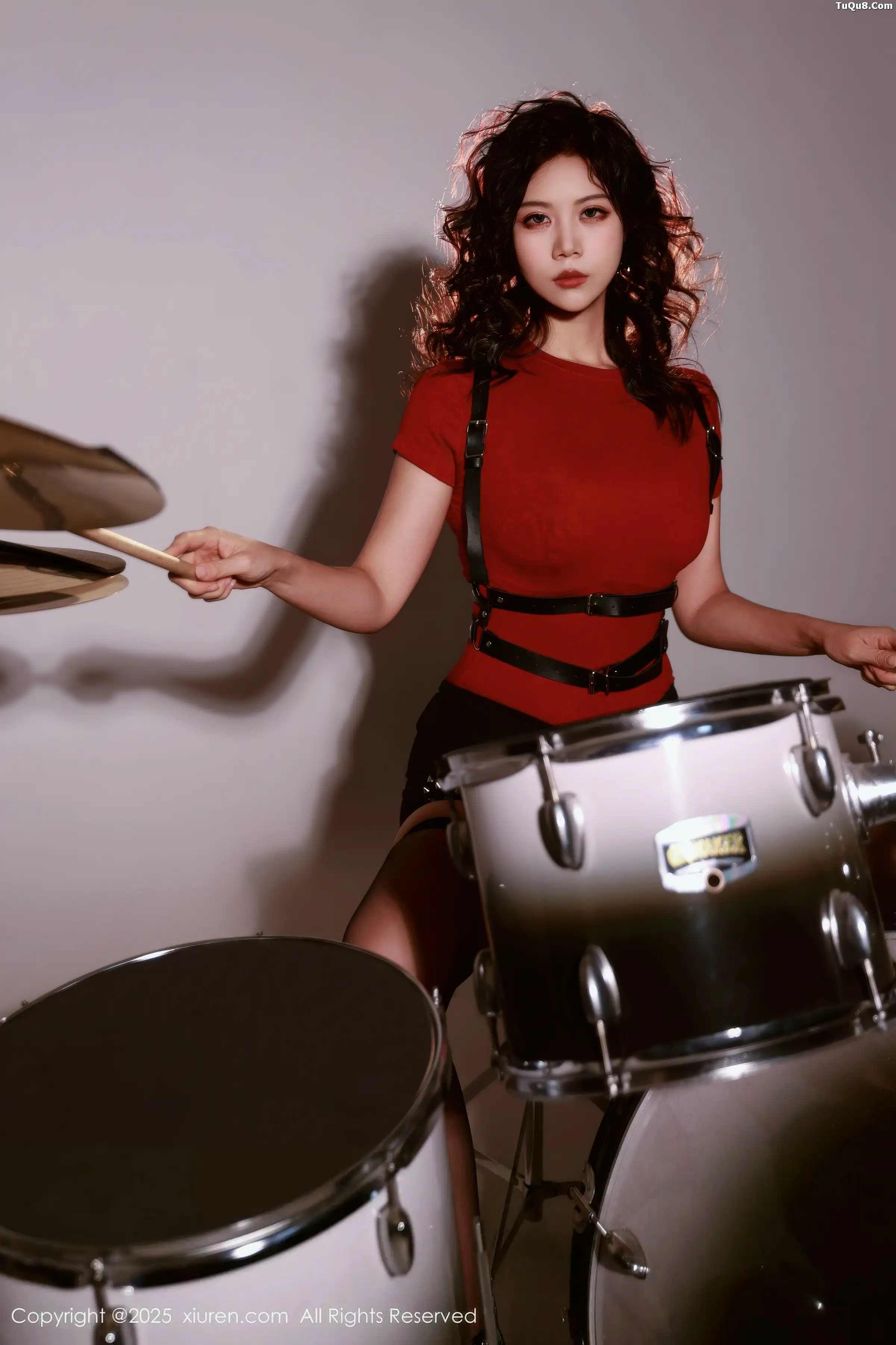 [XiuRen秀人网]第11066期玫瑰我爱你写真 photo 1-1