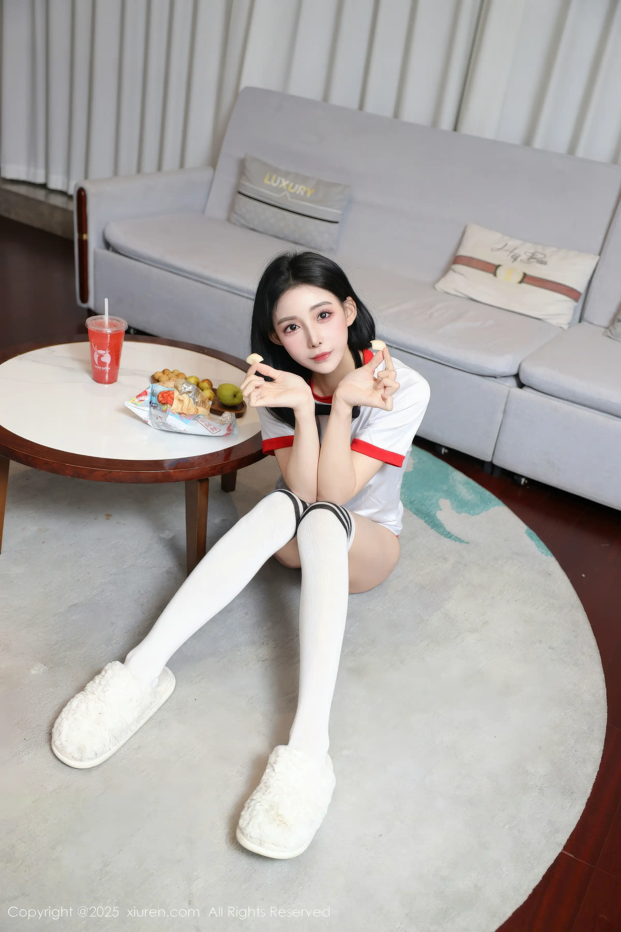 [XiuRen秀人网]第11110期许微微写真 photo 1-8