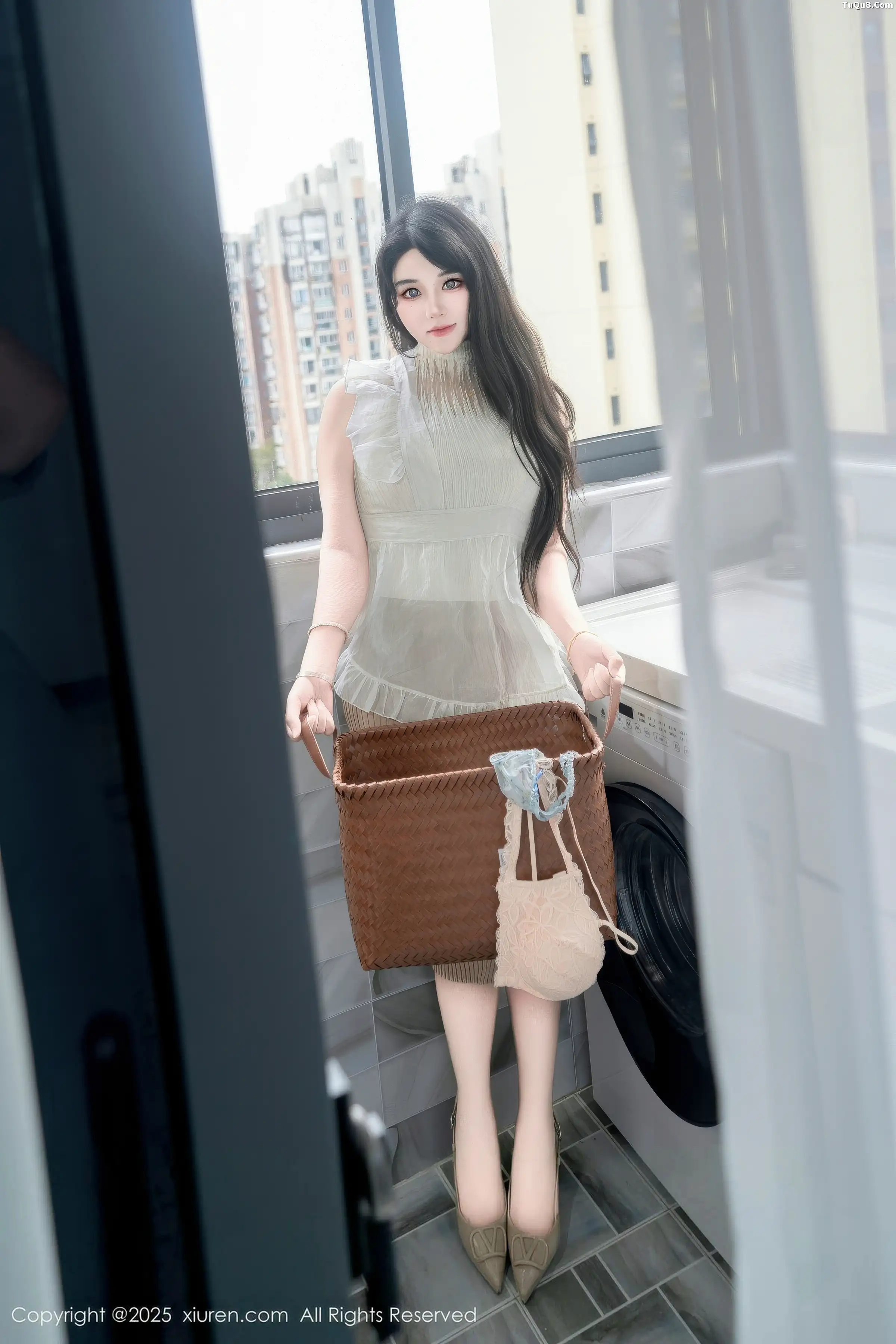 [XiuRen秀人网]第11010期汐汐爱吃草莓写真 photo 1-7