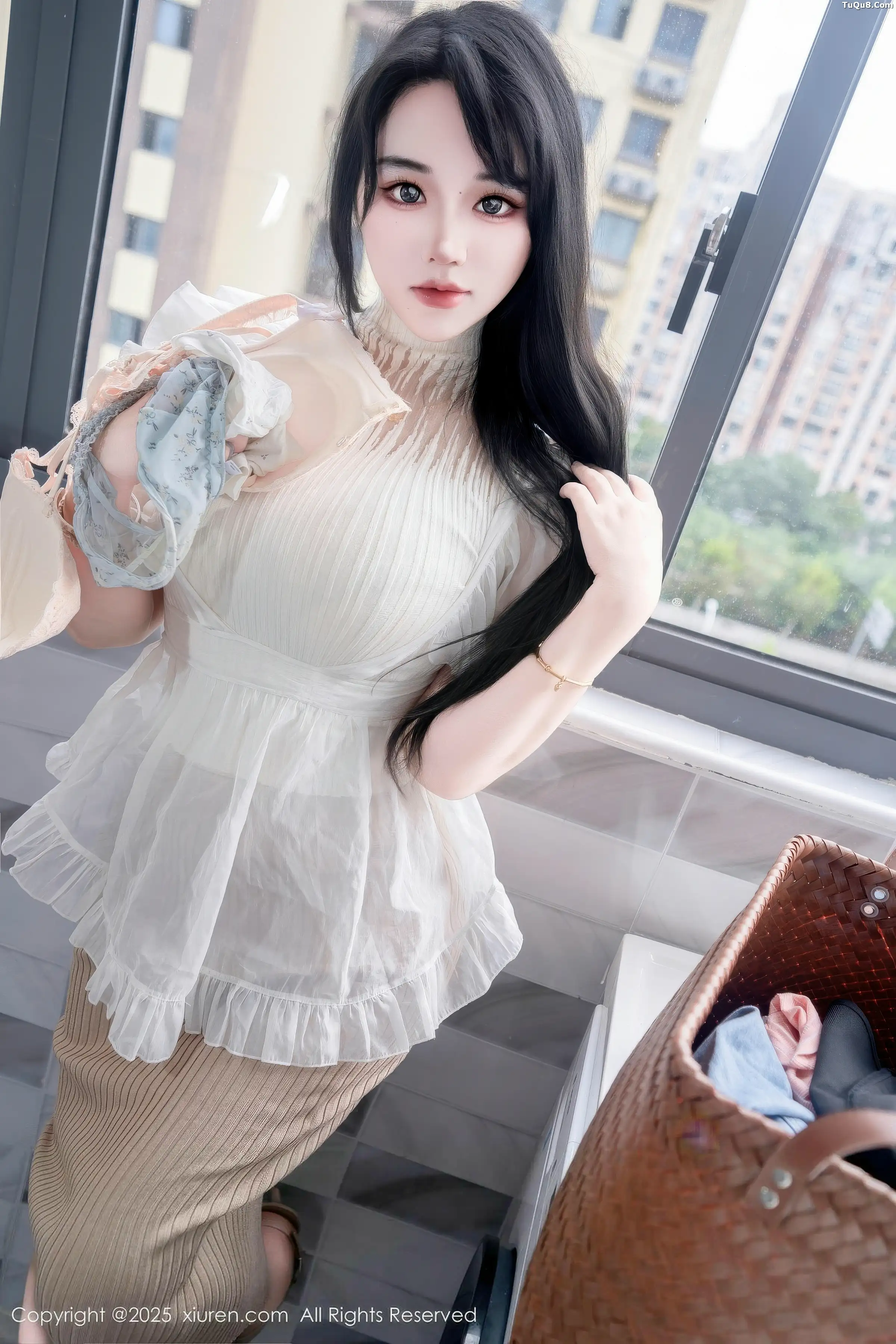 [XiuRen秀人网]第11010期汐汐爱吃草莓写真 photo 1-12