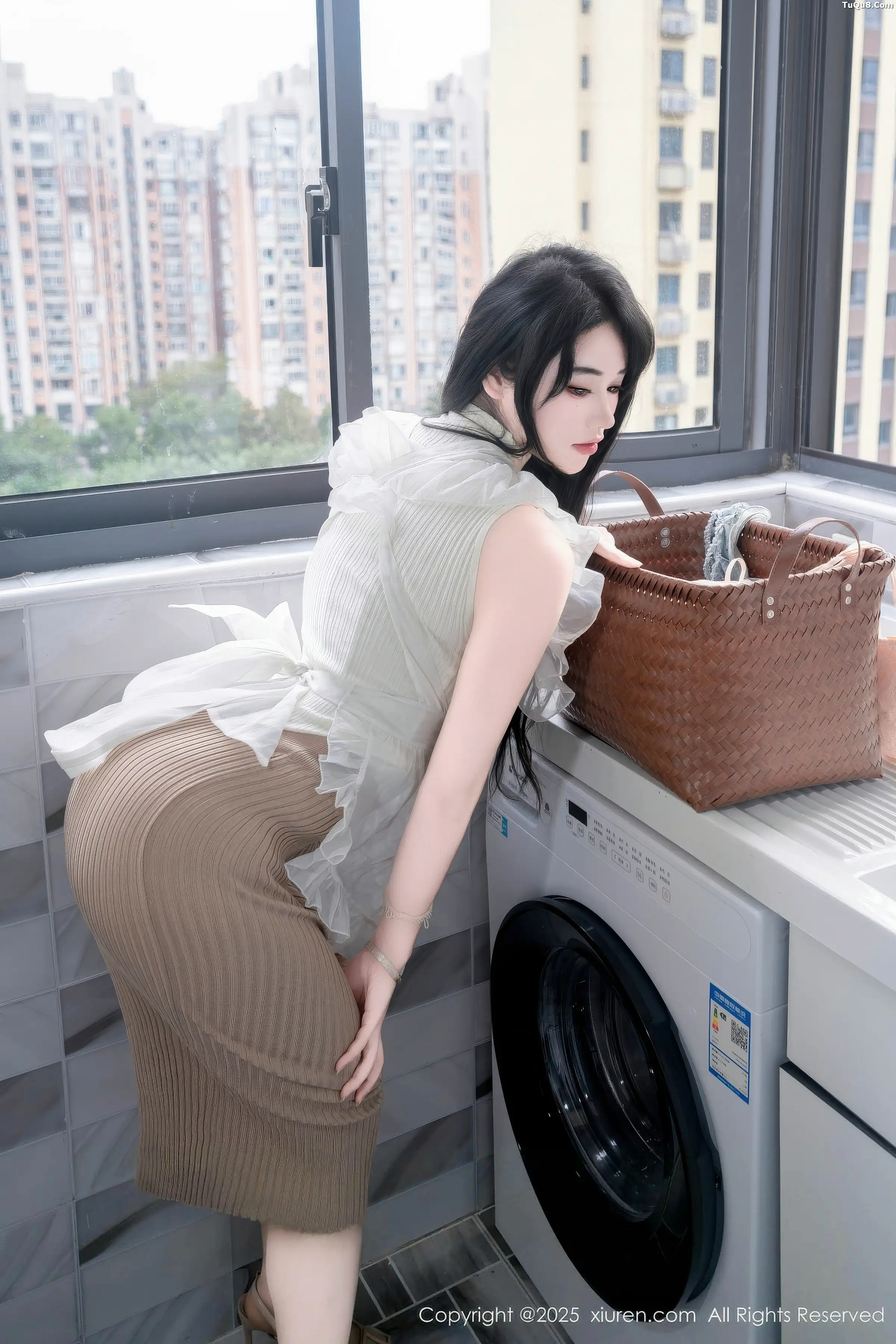 [XiuRen秀人网]第11010期汐汐爱吃草莓写真 photo 1-9